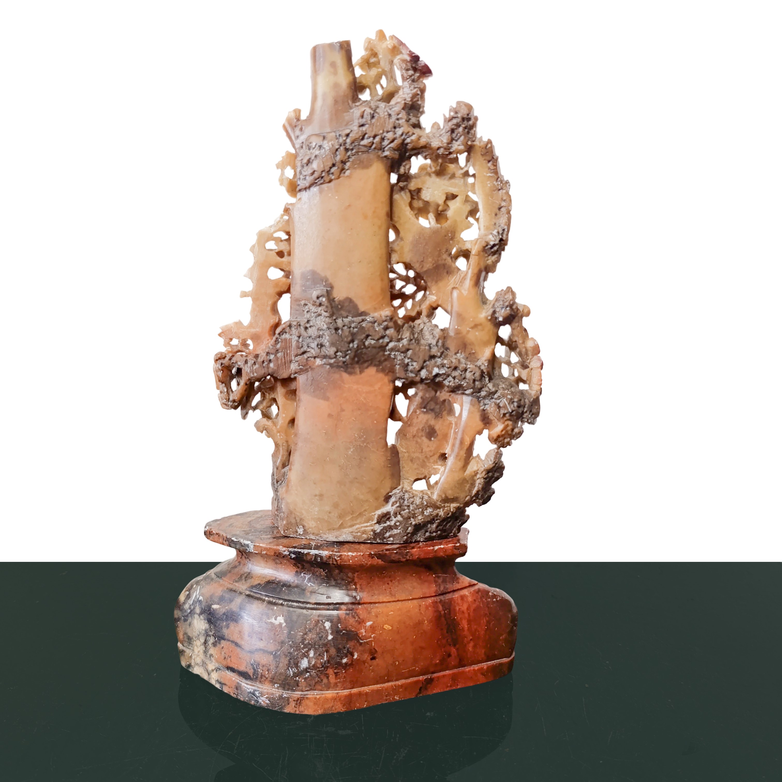 Scultura Cinese in Pietra Saponaria con Vecchi Saggi e Fiori