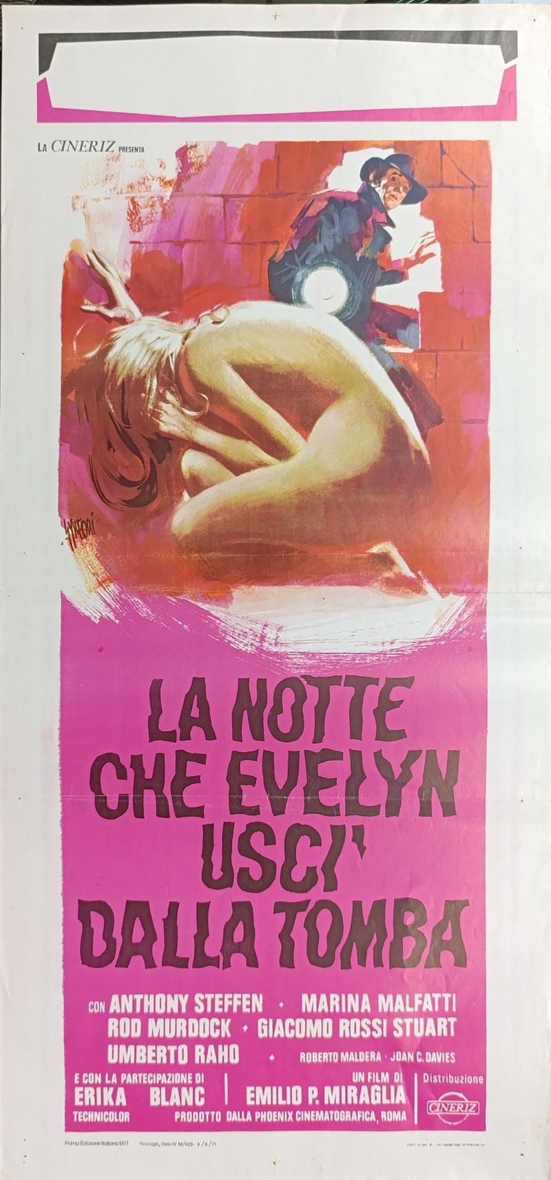 La notte che Evelyne uscì dalla tomba