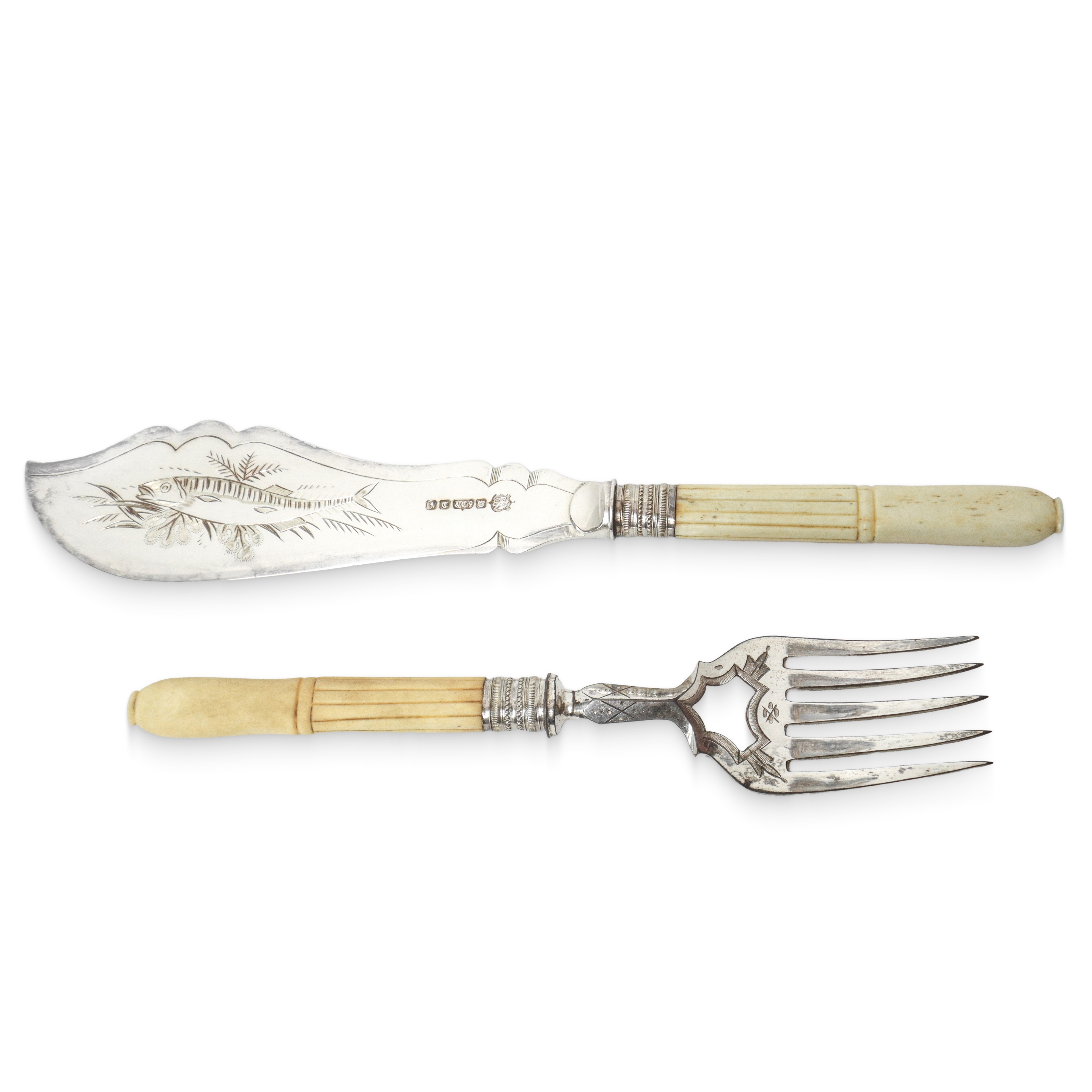 Coltello e forchetta da pesce con lama in argento