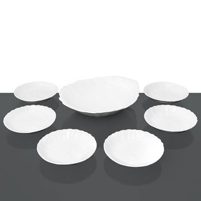 Set da antipasti in porcellana con decoro a conchiglia, composto da 6 piattini e un piatto grande