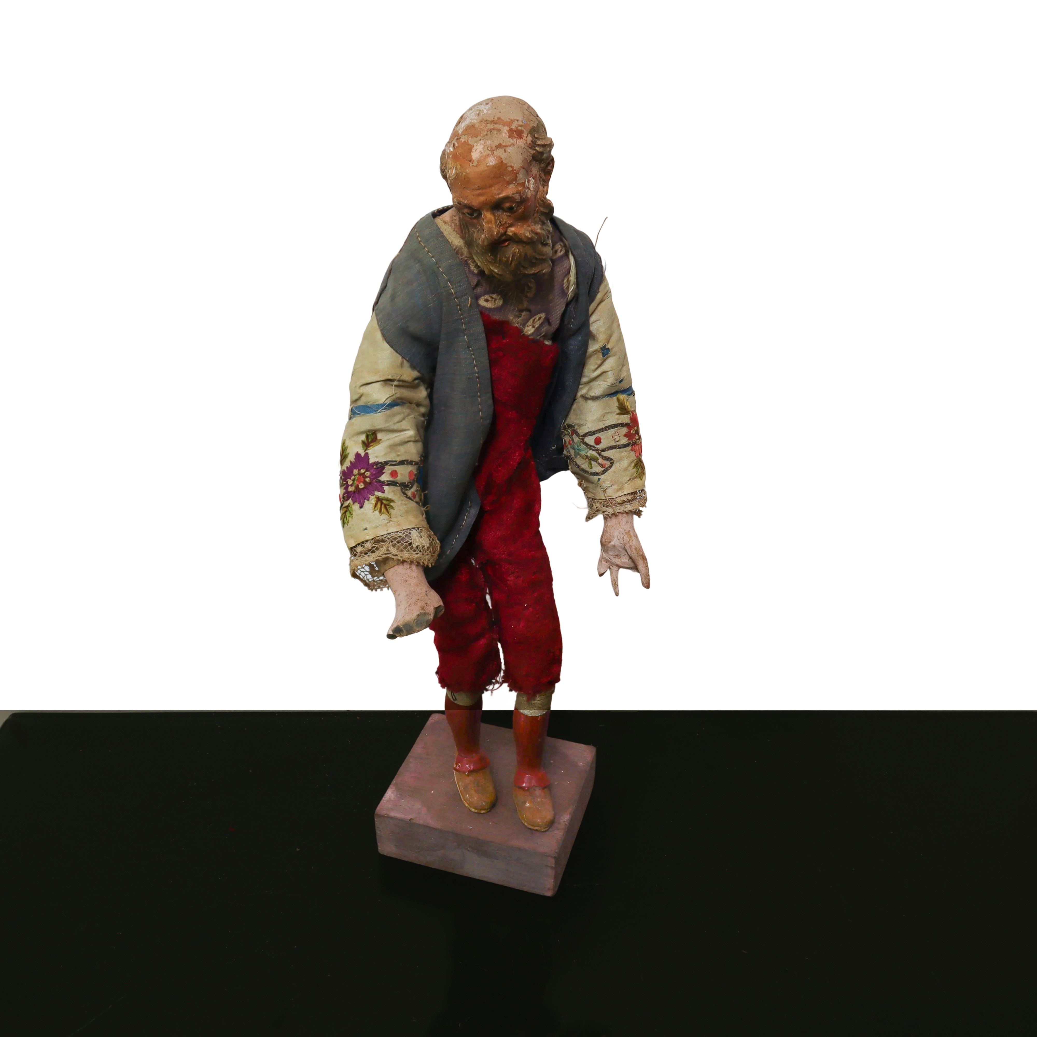 Pastore presepiale napoletano, terracotta e tessuto, altezza cm 36