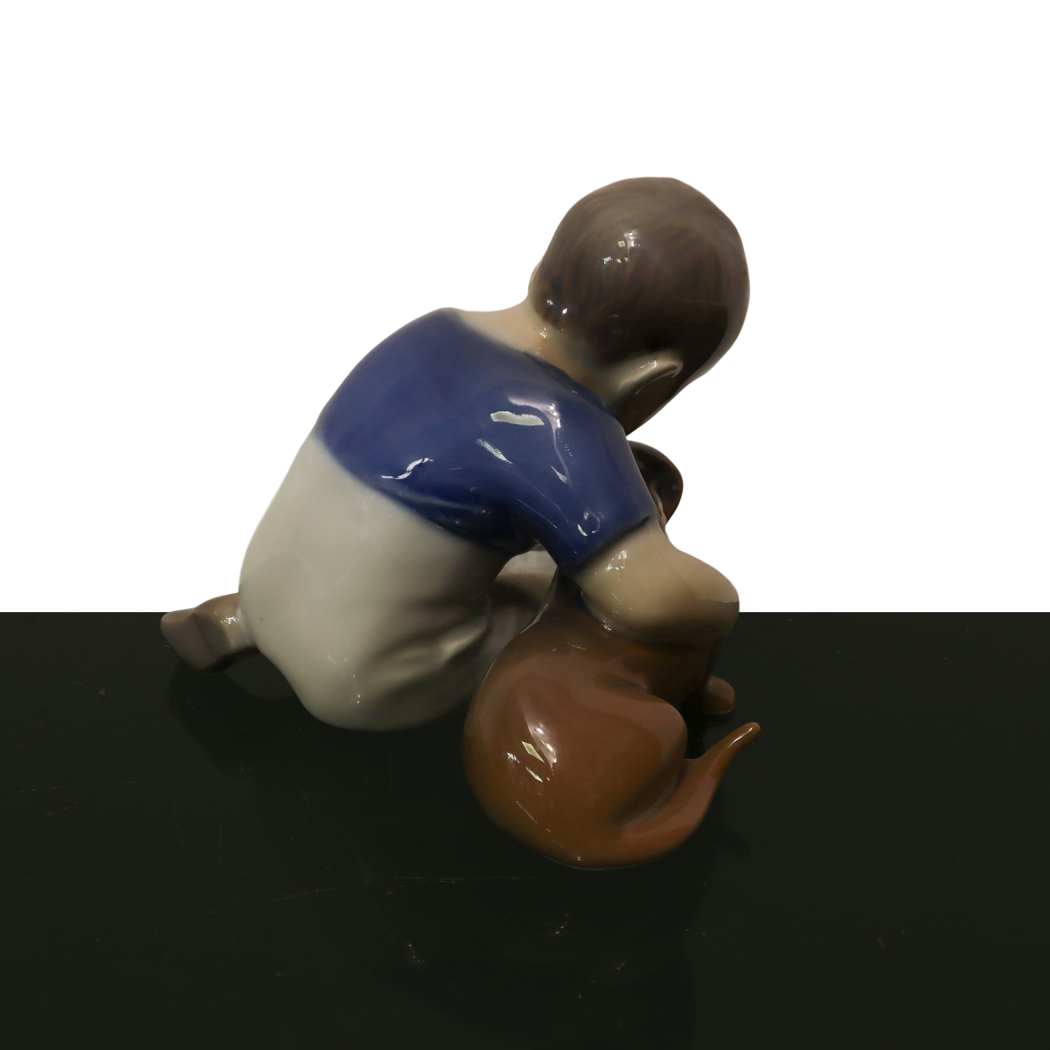Royal Copenhagen Denmark - Bambino con Bassotto (figurina N°440)