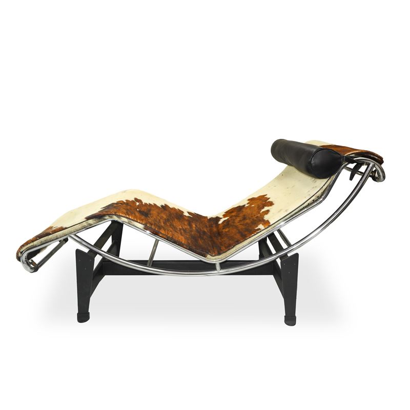 Le Corbusier per Cassina - Chaise-longue Lc4 con Culla in Acciaio Cromato Lucido Piedistallo Nero...