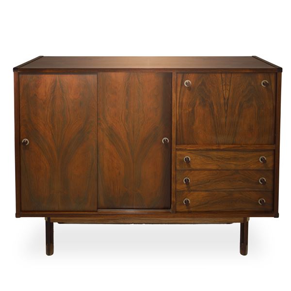 Georges Closing per 3V - Credenza bassa in teak con ante scorrevoli