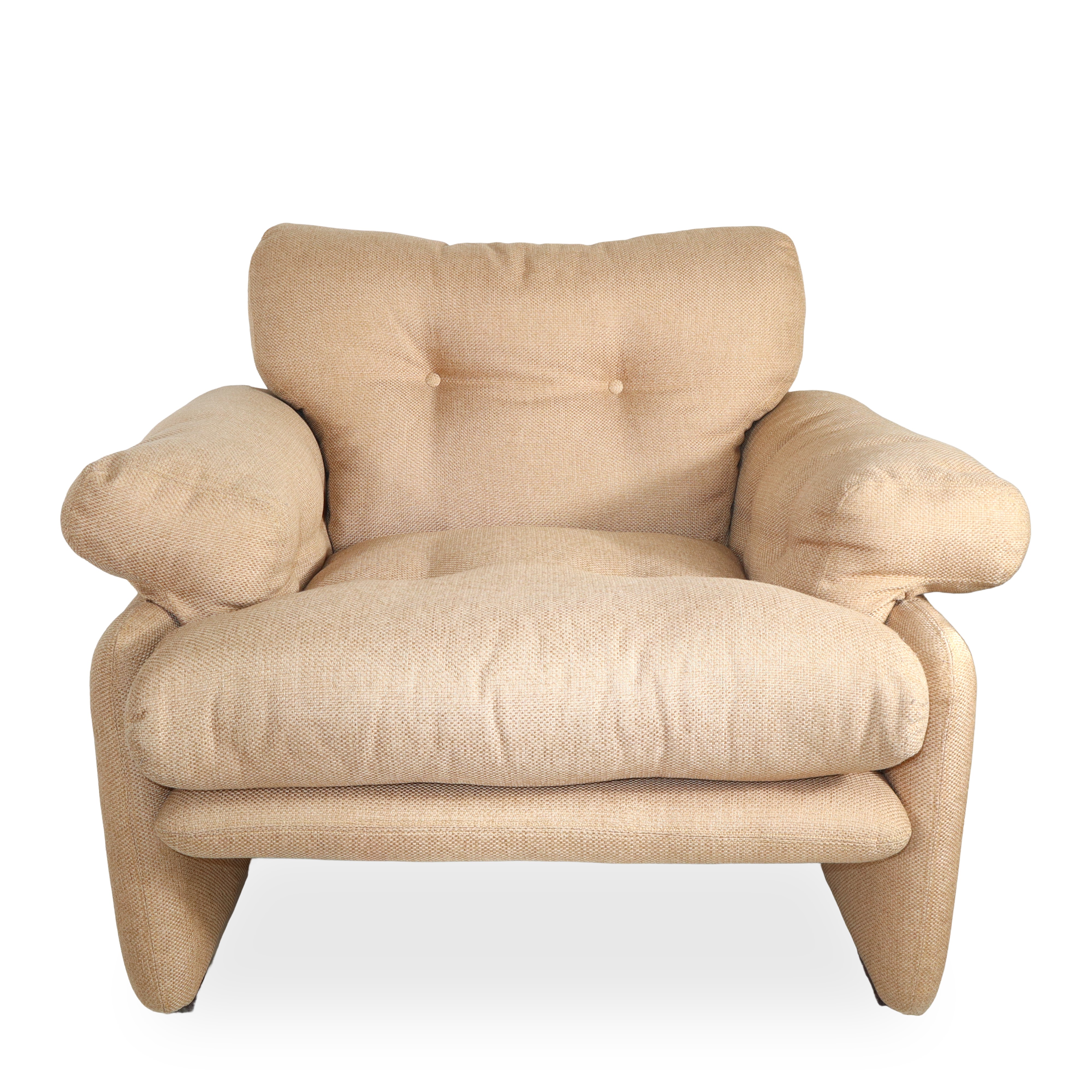 Coppia di poltrone con tappezzeria in seta avorio e poggiapiedi