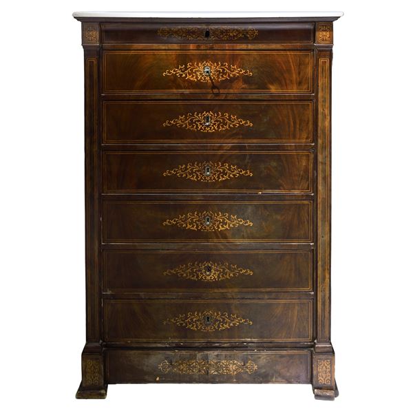 Weekly chest of drawers with white marble on the top, drawers with light wood inlays in garlands