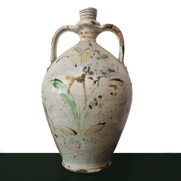 Bummulo in maiolica di Caltagirone in pasta bianca con fiore sul fronte