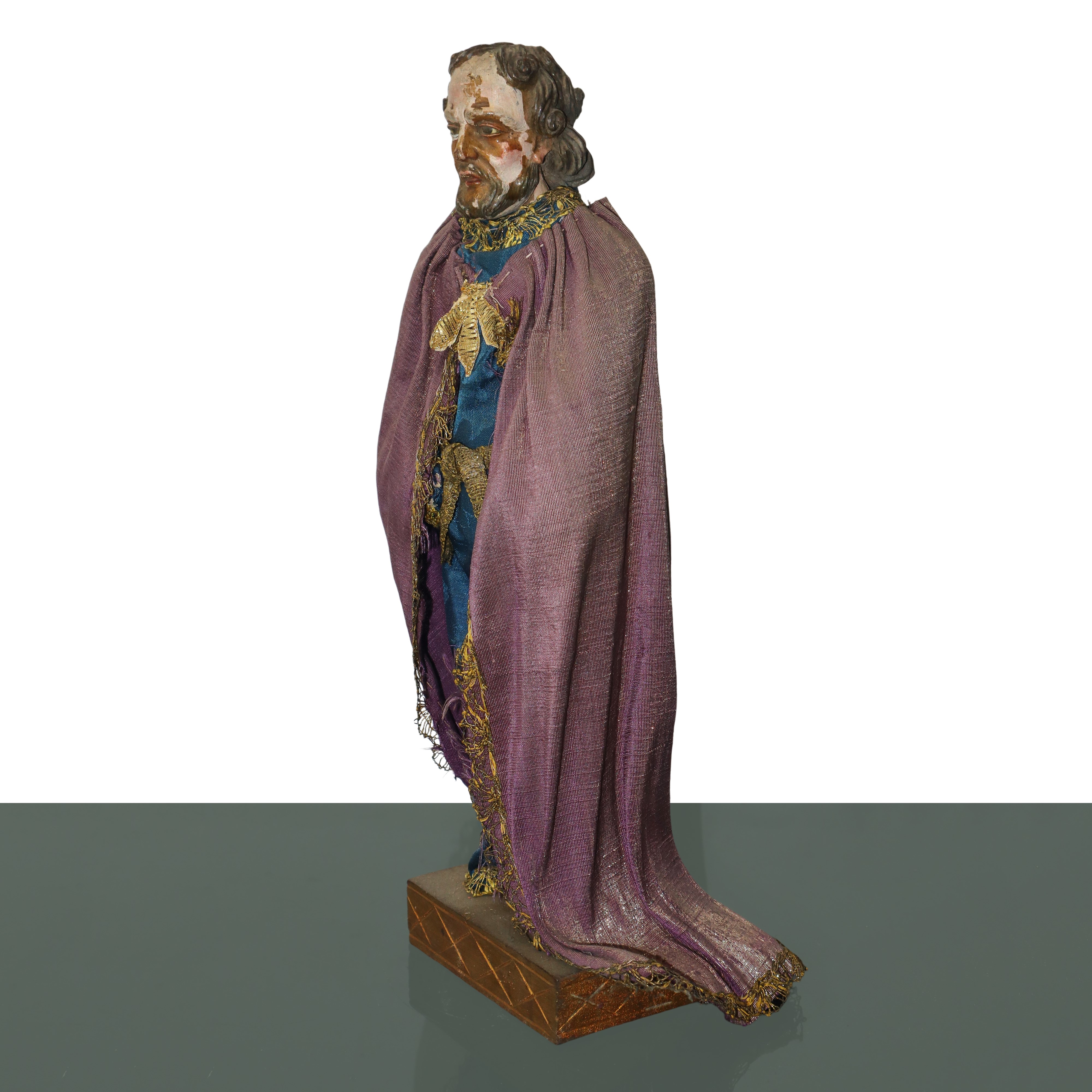Personaggio Presepiale: San Giuseppe in Terracotta e Legno con Vesti in Cotone, Raso e Passamaner...