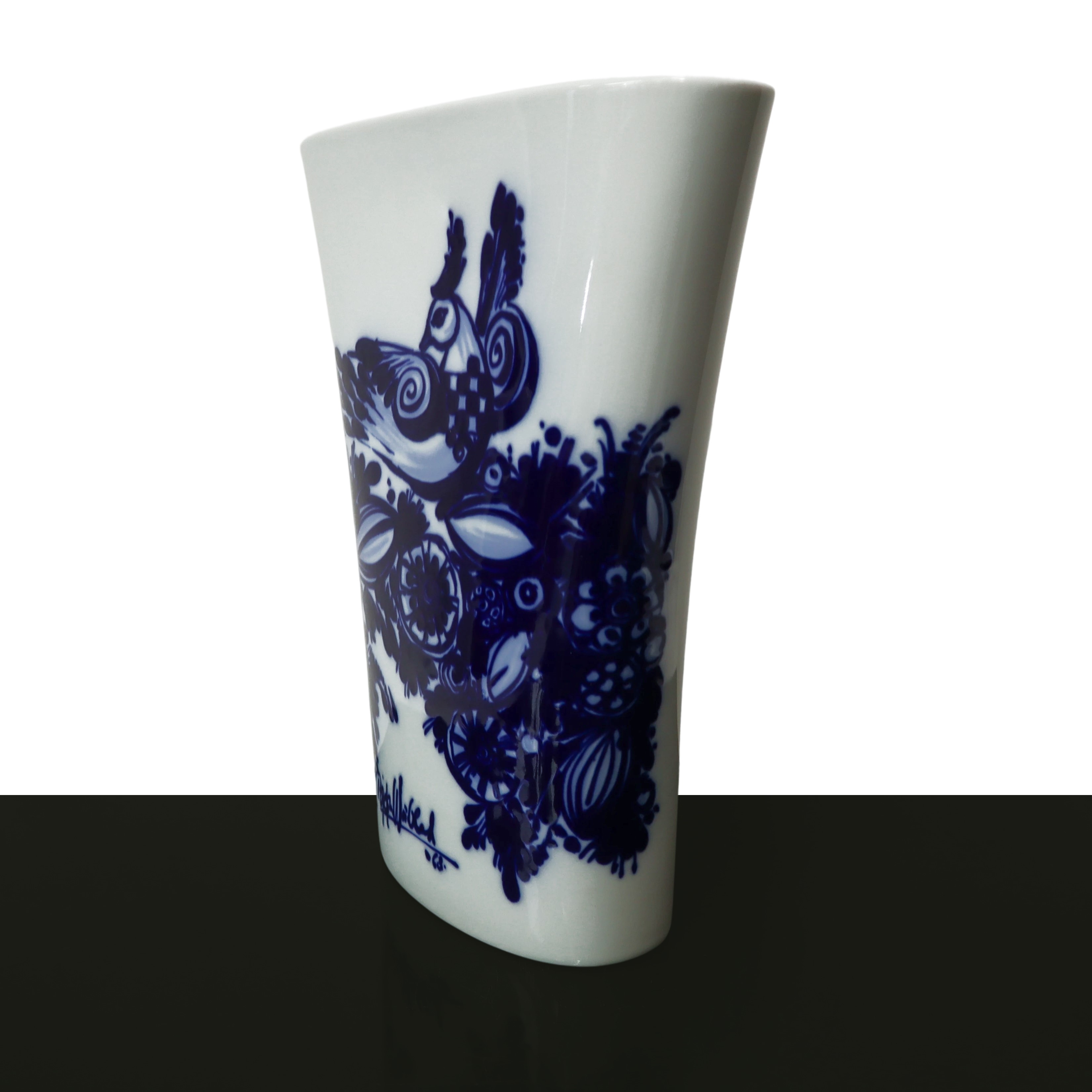 Bjorn Wiinblad per Rosenthal - Vaso in Porcellana con Decoro di Animali e Fiori Blu sul Fronte e ...
