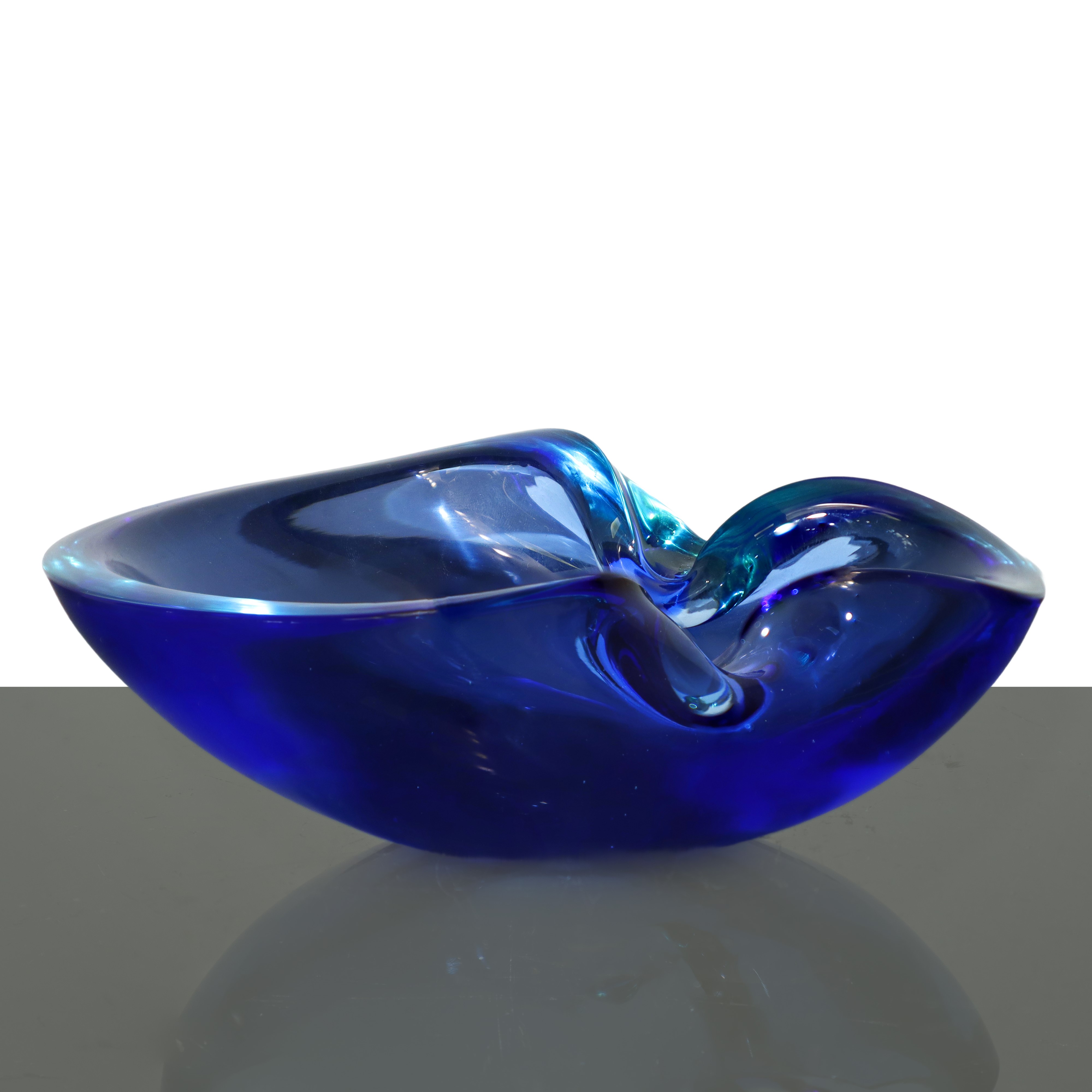 Oggetto decorativo, Ciotola in vetro di Murano sommerso blu