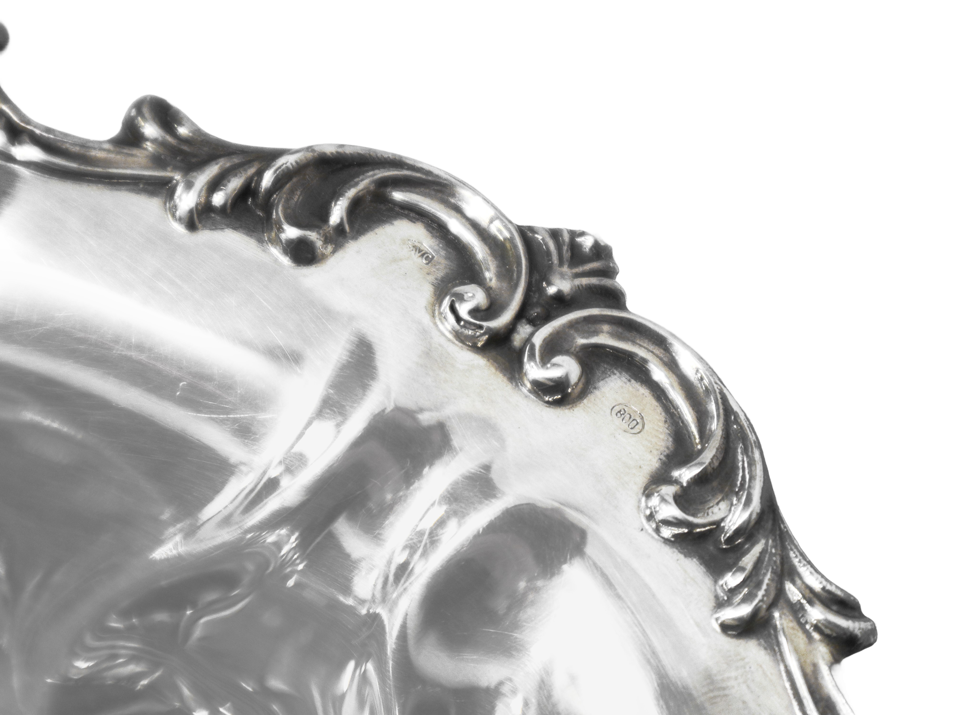 Portadolci in argento con bordo smerlato in argento 800