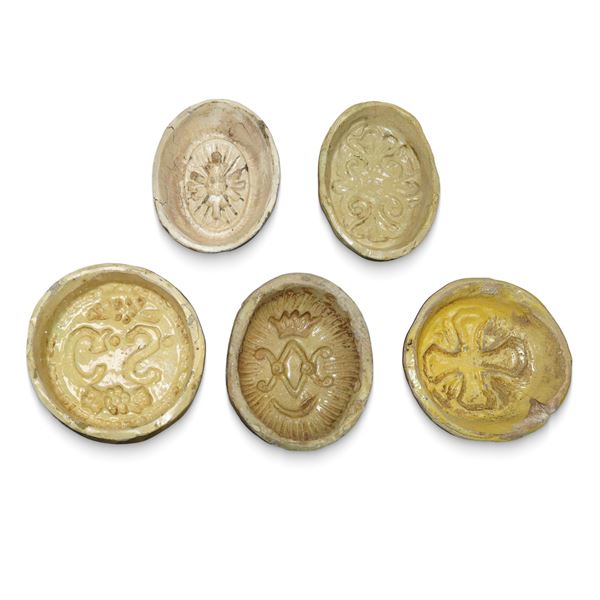 Set composed of 5 mustard moulds