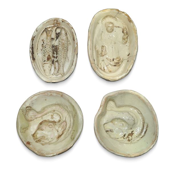 Set composed of 4 mustard moulds