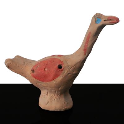 Fischietto a guisa di uccello, ceramica, tonalità marrone e rosso