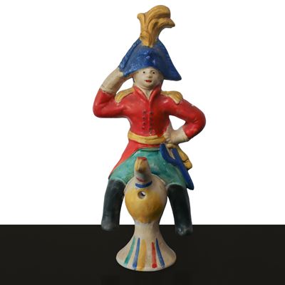 Fischietto policromo raffigurante soldato, ceramica, h 19.5 cm