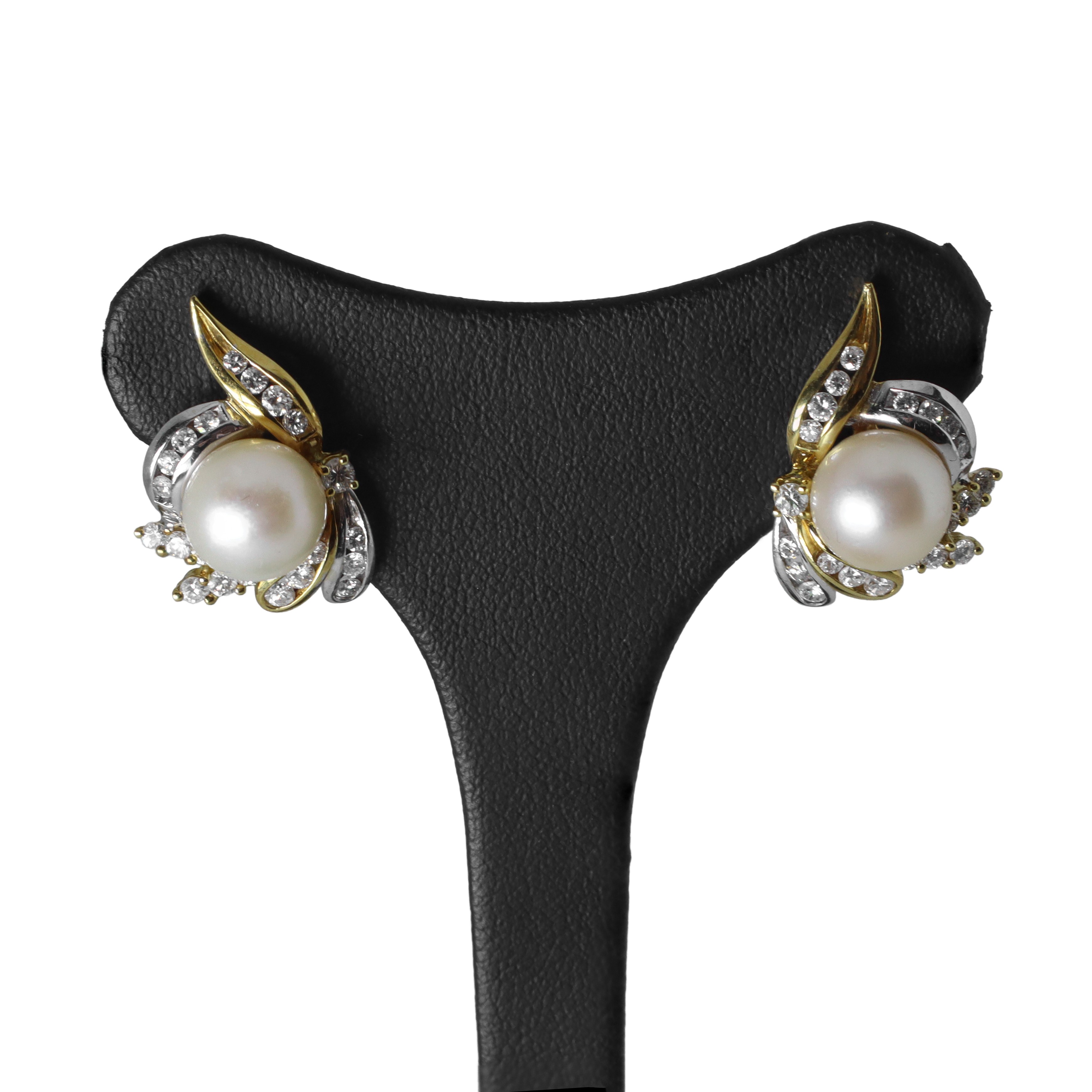 Orecchini in oro giallo e bianco 18 kt con diamante brillante di 1,08 ct e perle giapponesi