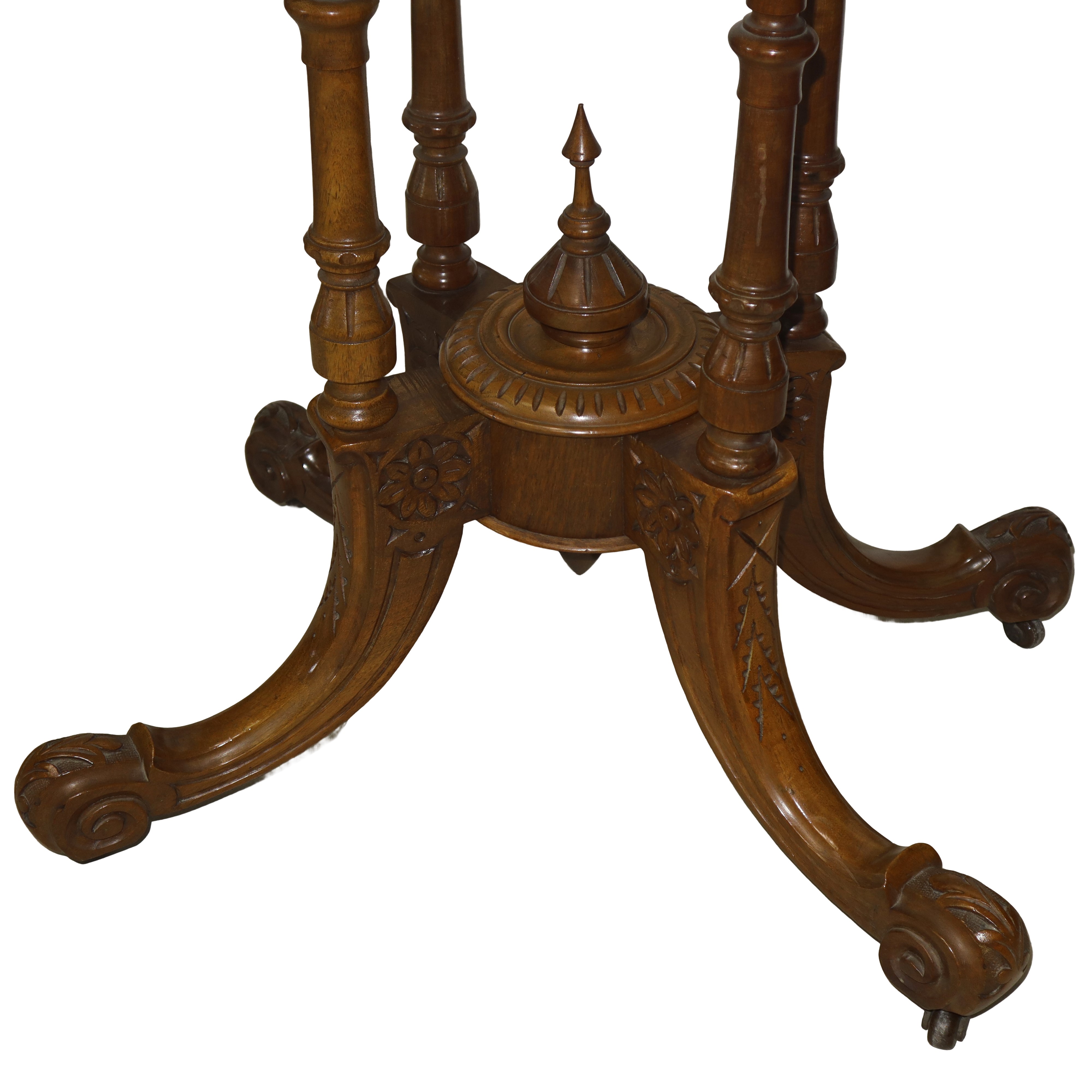 Tavolo da gioco in legno e radica di noce, Inghilterra XIX secolo, h cm 75x91
