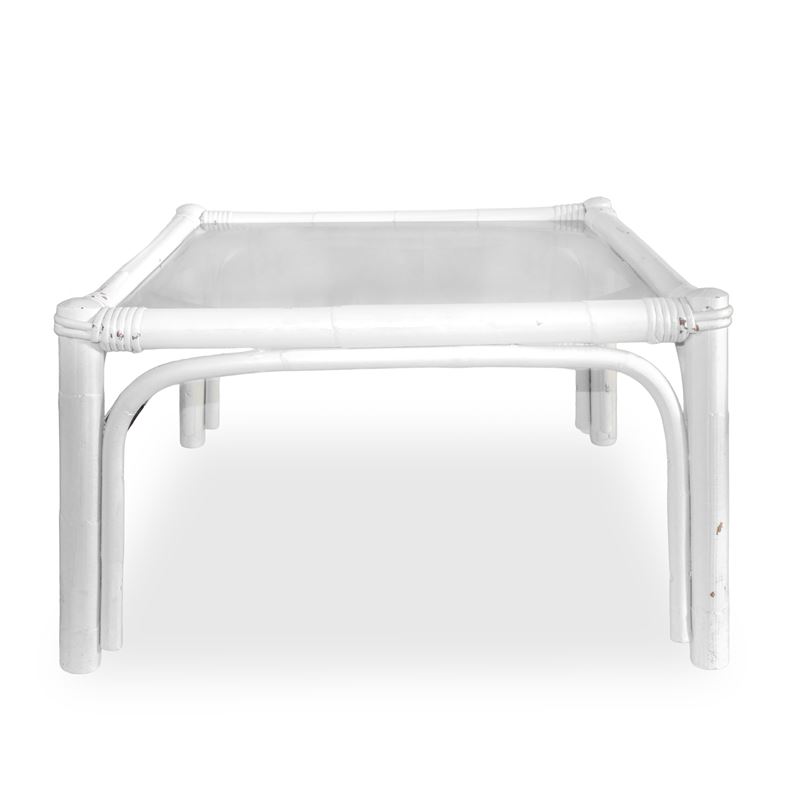 Tavolino Basso con Piano in Vetro in Rattan Smaltato Bianco