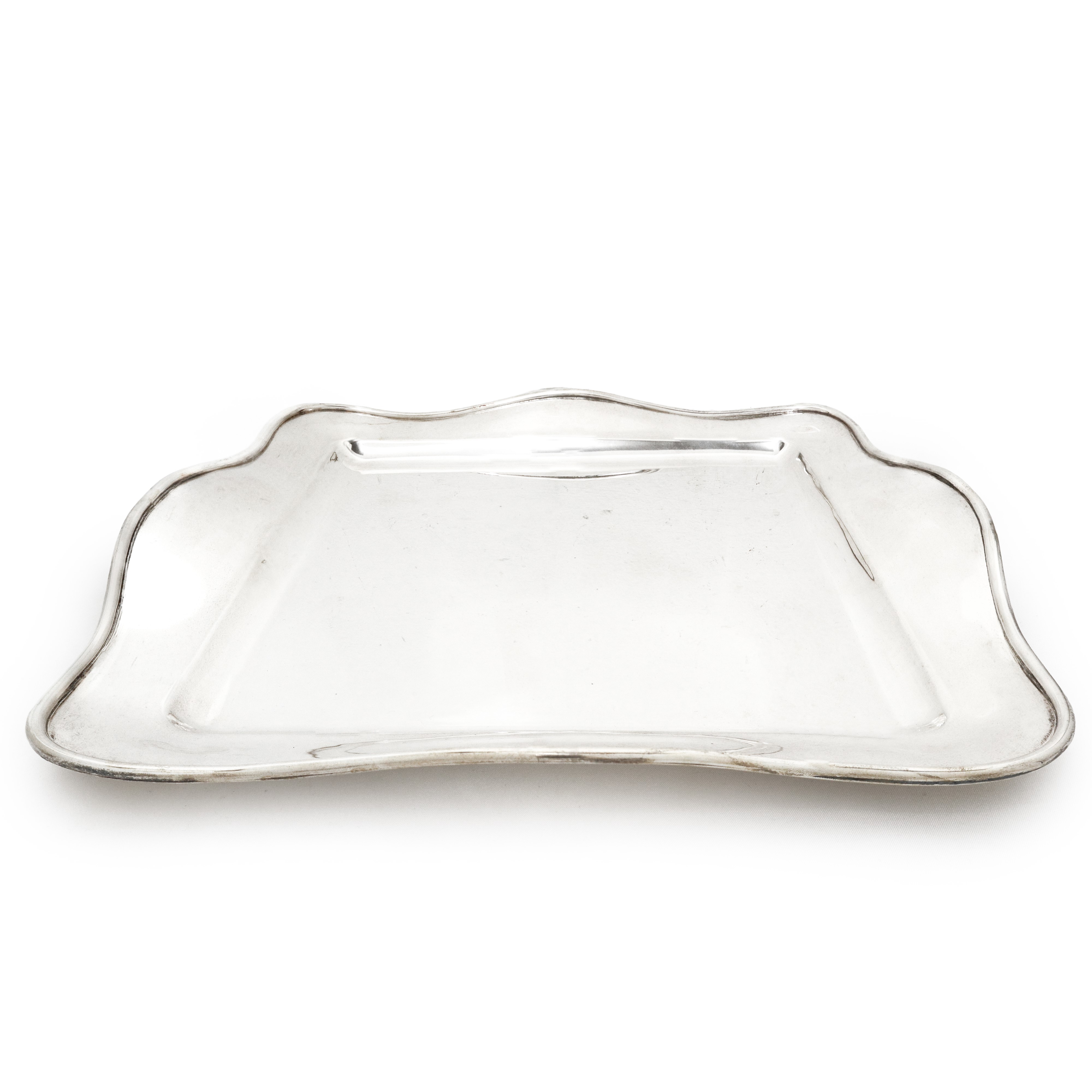 Vassoio quadrato con bordo smerlato in argento 800
