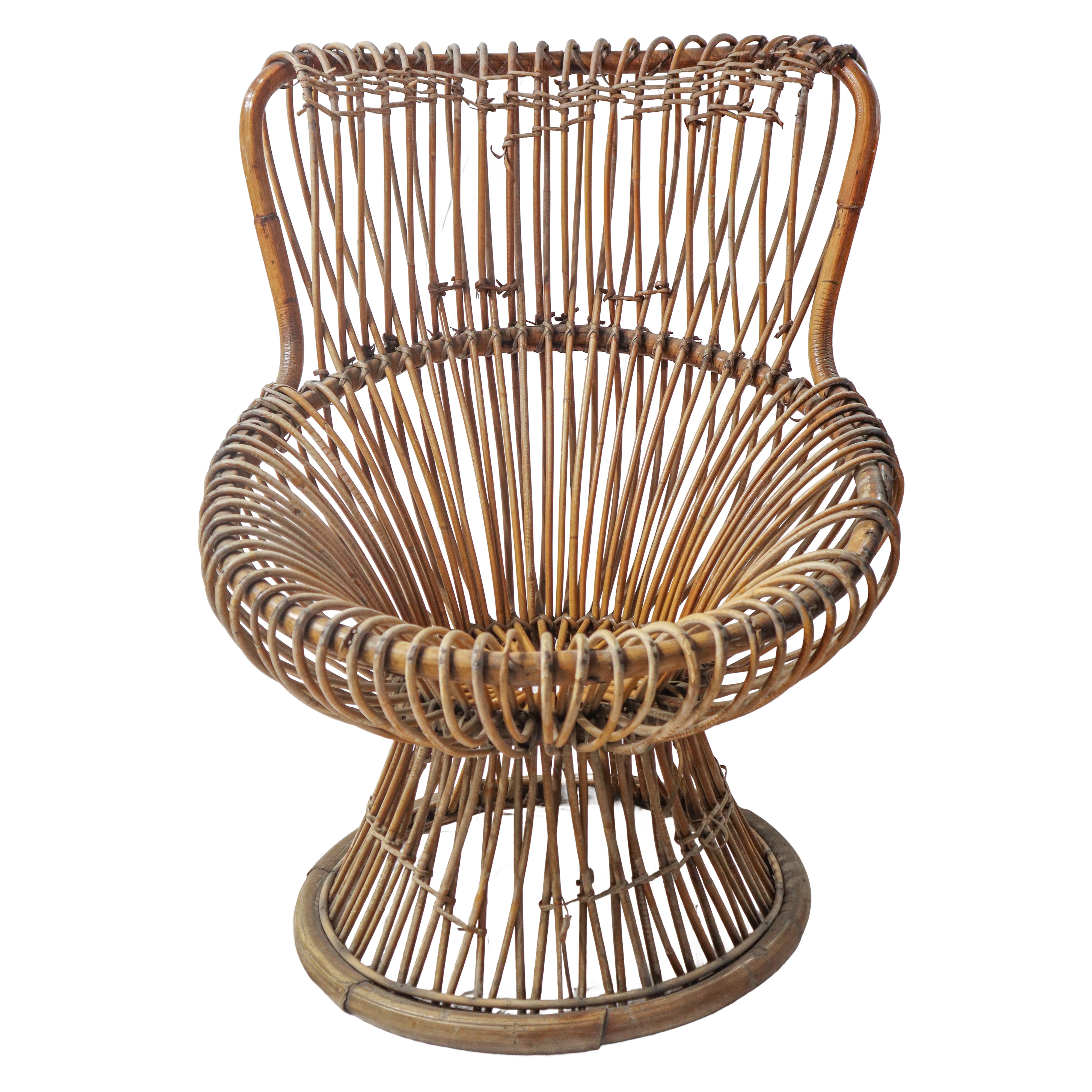 Poltrona modello Margherita, struttura composta da canne di giunco d'India e Malacca