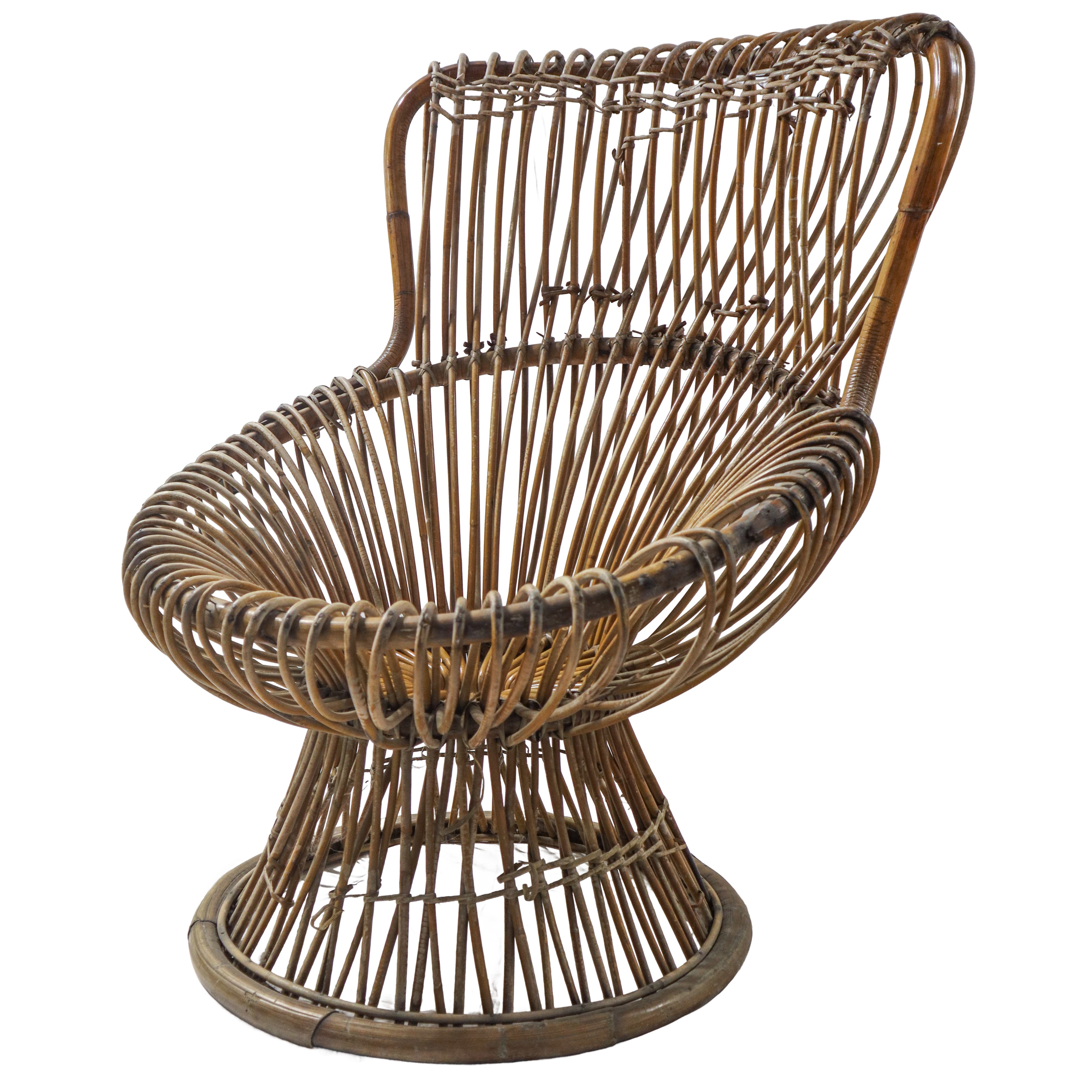 Poltrona modello Margherita, struttura composta da canne di giunco d'India e Malacca