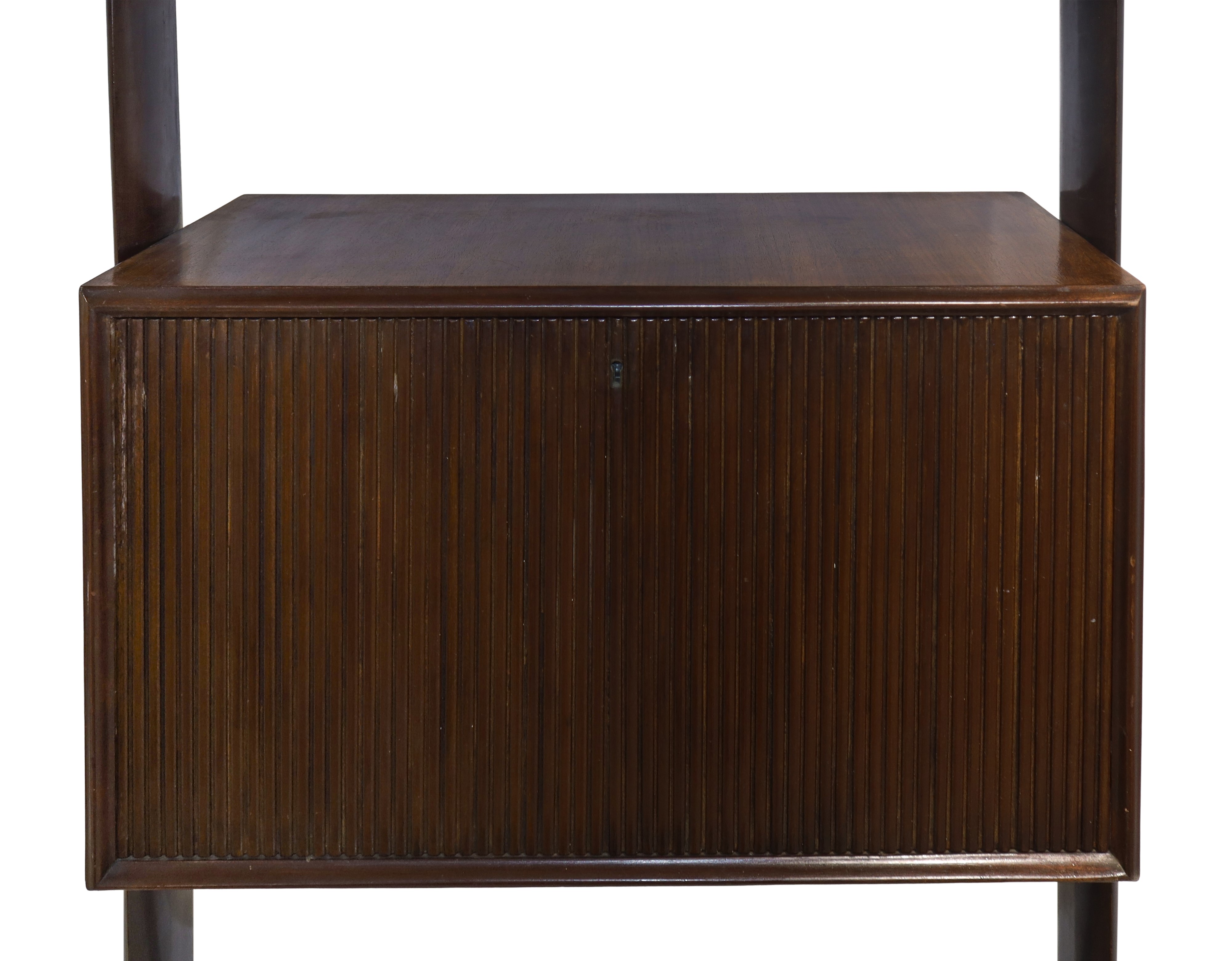 Libreria modulare costituita da due moduli estensibili con pannelli dipinti firmati G. Crestani