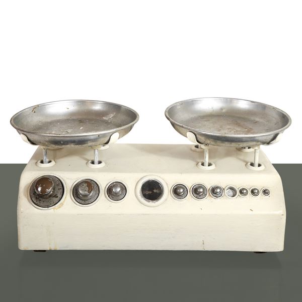 Vintage scale