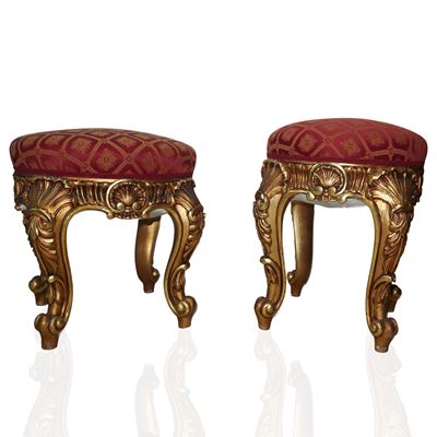 Coppia di sgabelli, legno dorato con tappezzeria rossa e dorata, inizi XX secolo