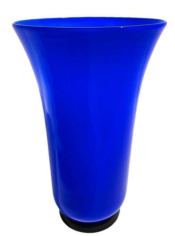 Venini, modello Anni trenta vaso nei toni del Blu. Anno di produzione 1992. H cm 21