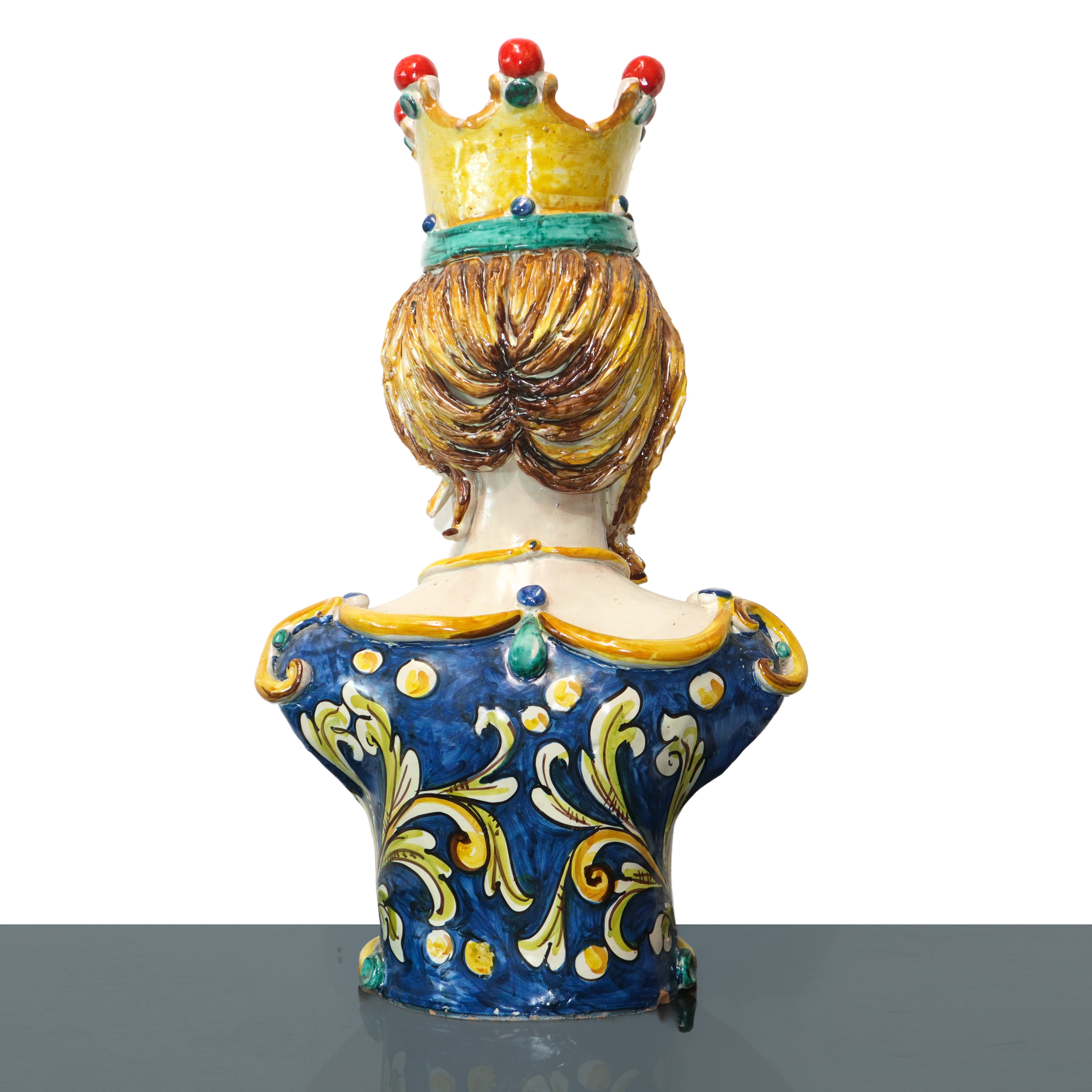 Busti in terracotta re e regina in maiolica invetriata e dipinta policroma