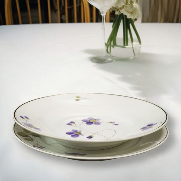 12-piece dinner set, Richard Ginori, white porcelain with mammole decoration, gold-lined edges