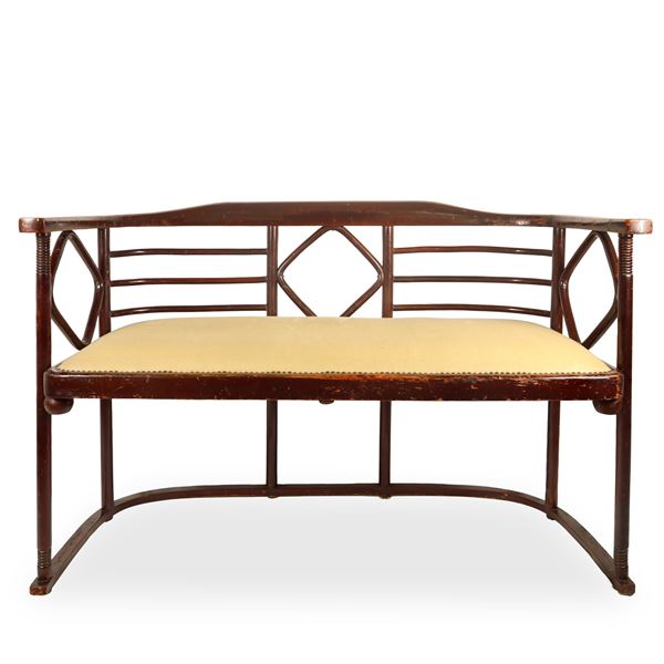Josef Hoffman  produzione Khon - Lacquered sofa with padded fabric.