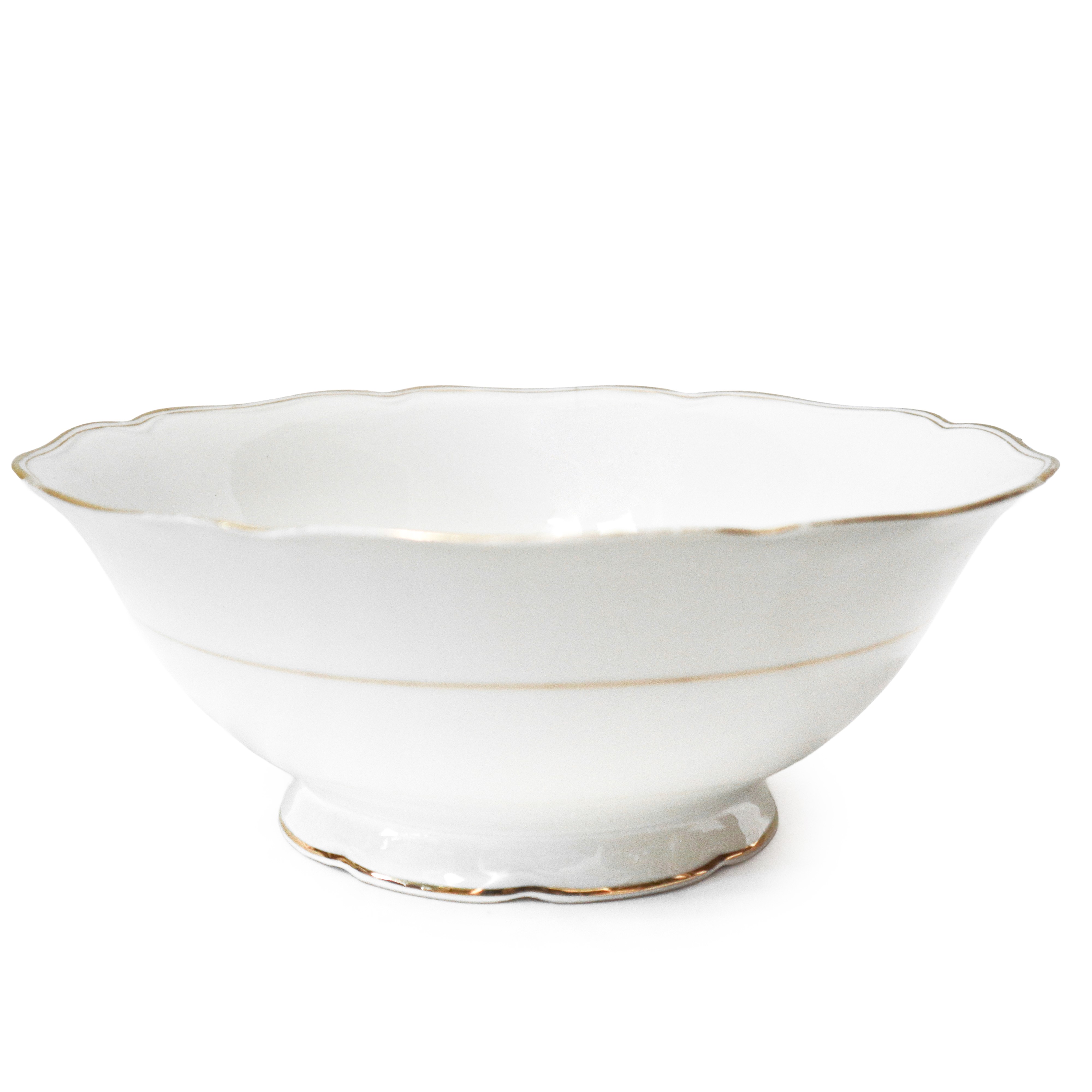 Servizio di piatti da 12 in porcellana bianca con perfilo oro.