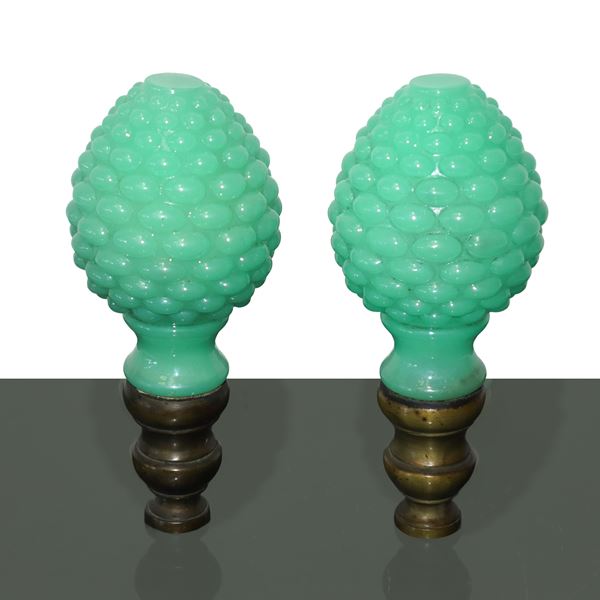 Coppia di pomoli in vetro di Murano verde e ottone