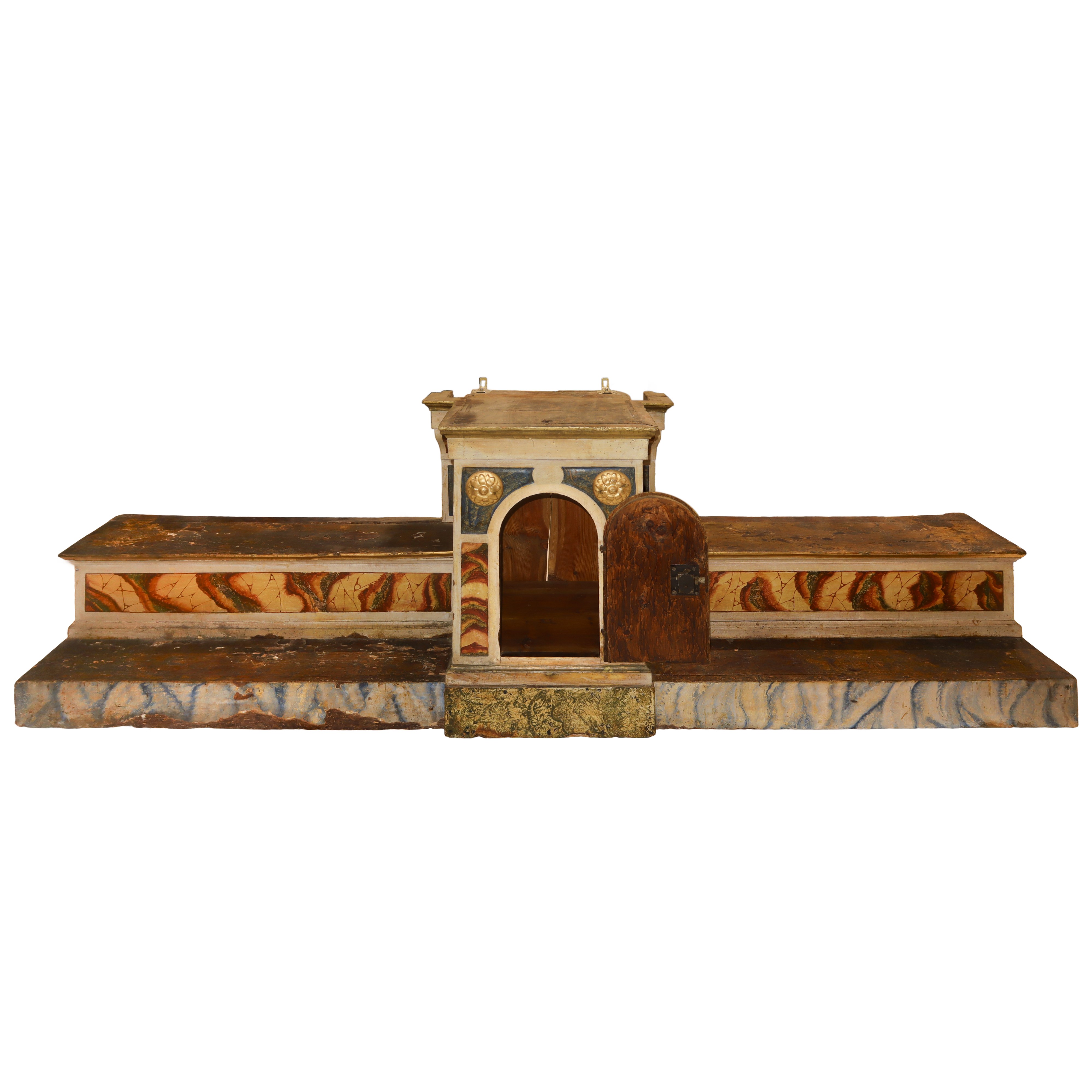 Sicilia, Tabernacolo con base laccata e porta in legno dorata con foglia (XVIII secolo)