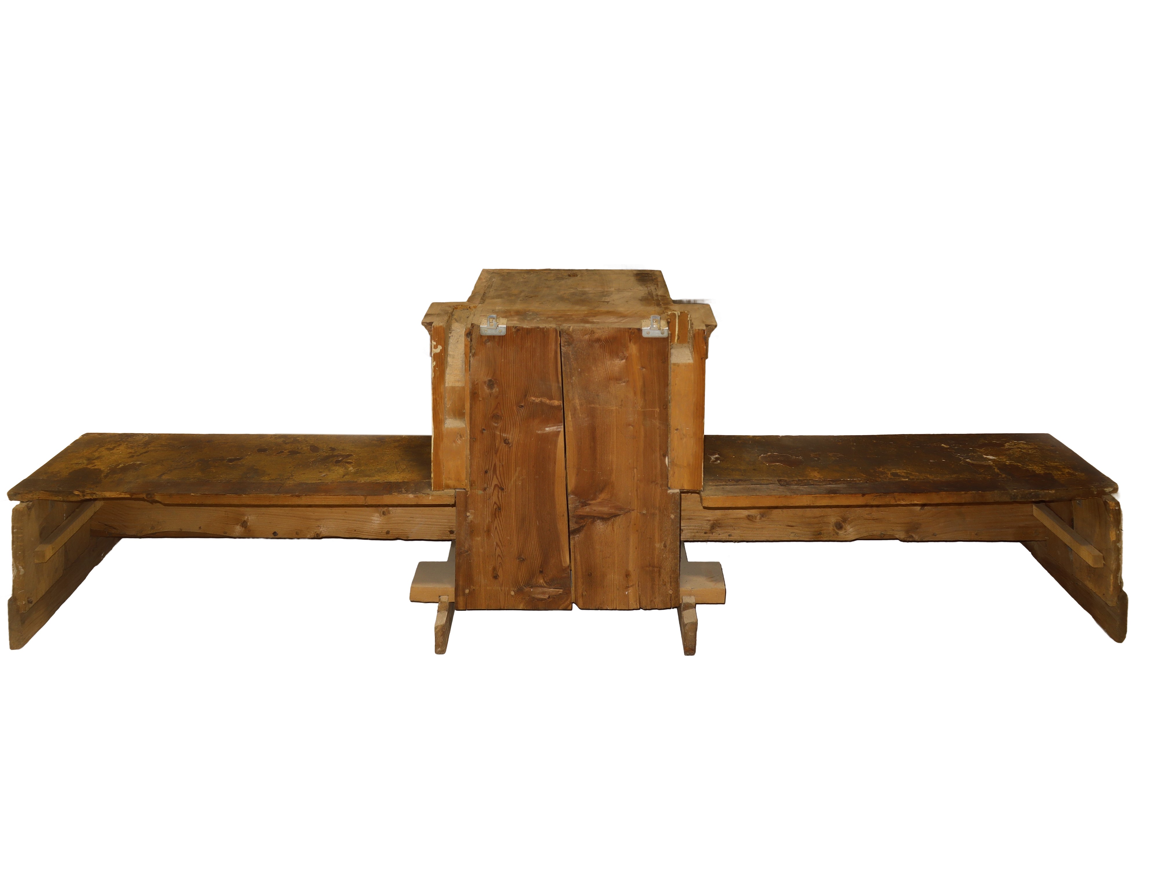 Sicilia, Tabernacolo con base laccata e porta in legno dorata con foglia (XVIII secolo)