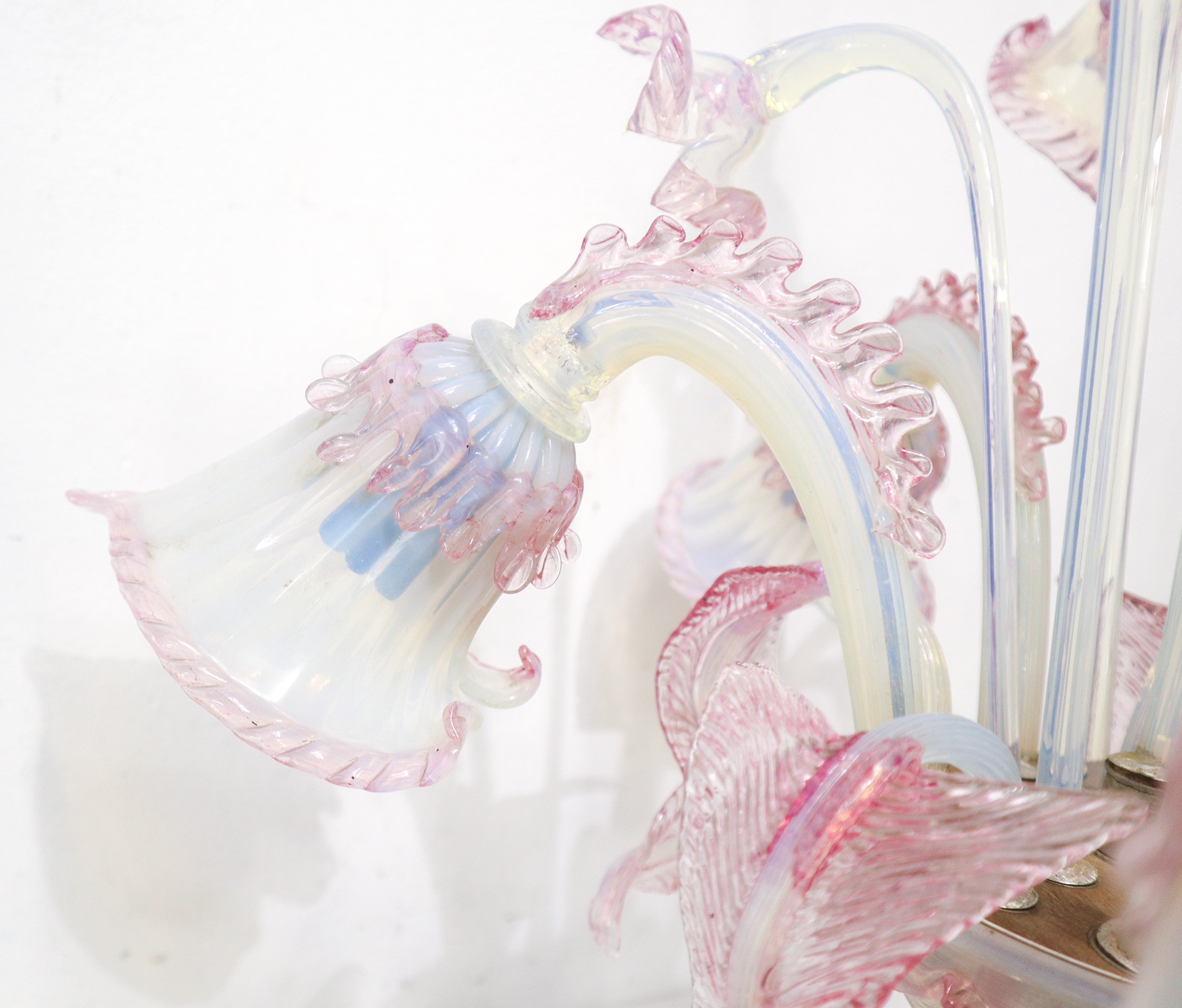 Flambeau in vetro di Murano, toni rosa e lilla, XIX/XX secolo