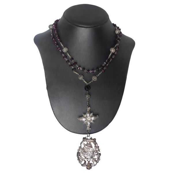 Rosario con medaglioni in argento filigranato e Croce filigranata, grani in vetro granatina