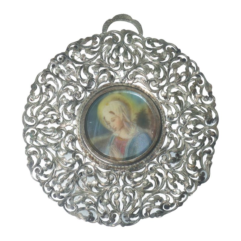 Medaglione in argento con miniatura centrale filigranato