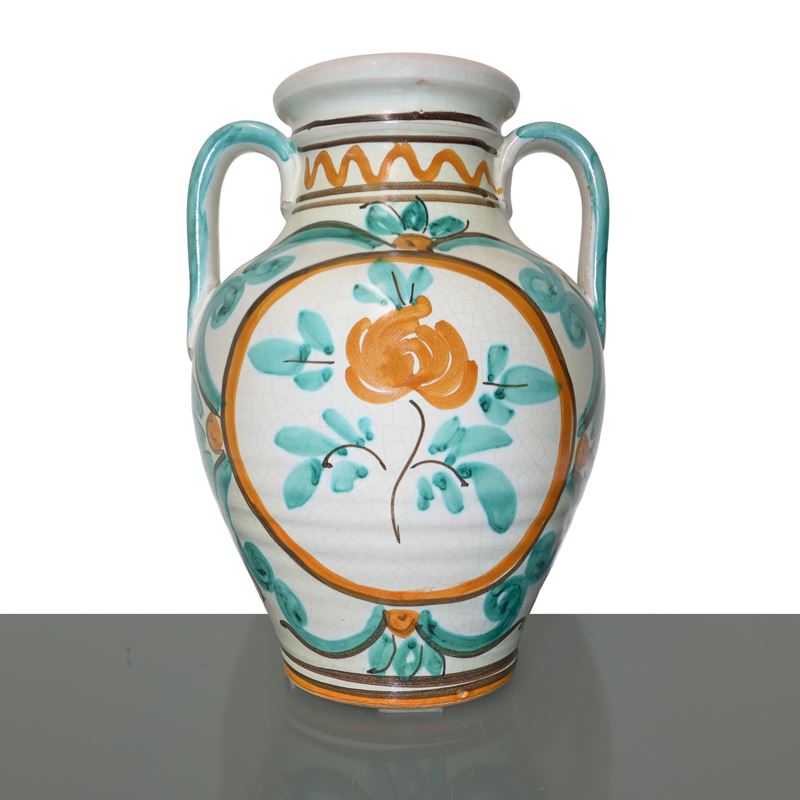 Quartara in ceramica di Caltagirone smaltata e dipinta policroma sui toni dell'arancione e del ve...
