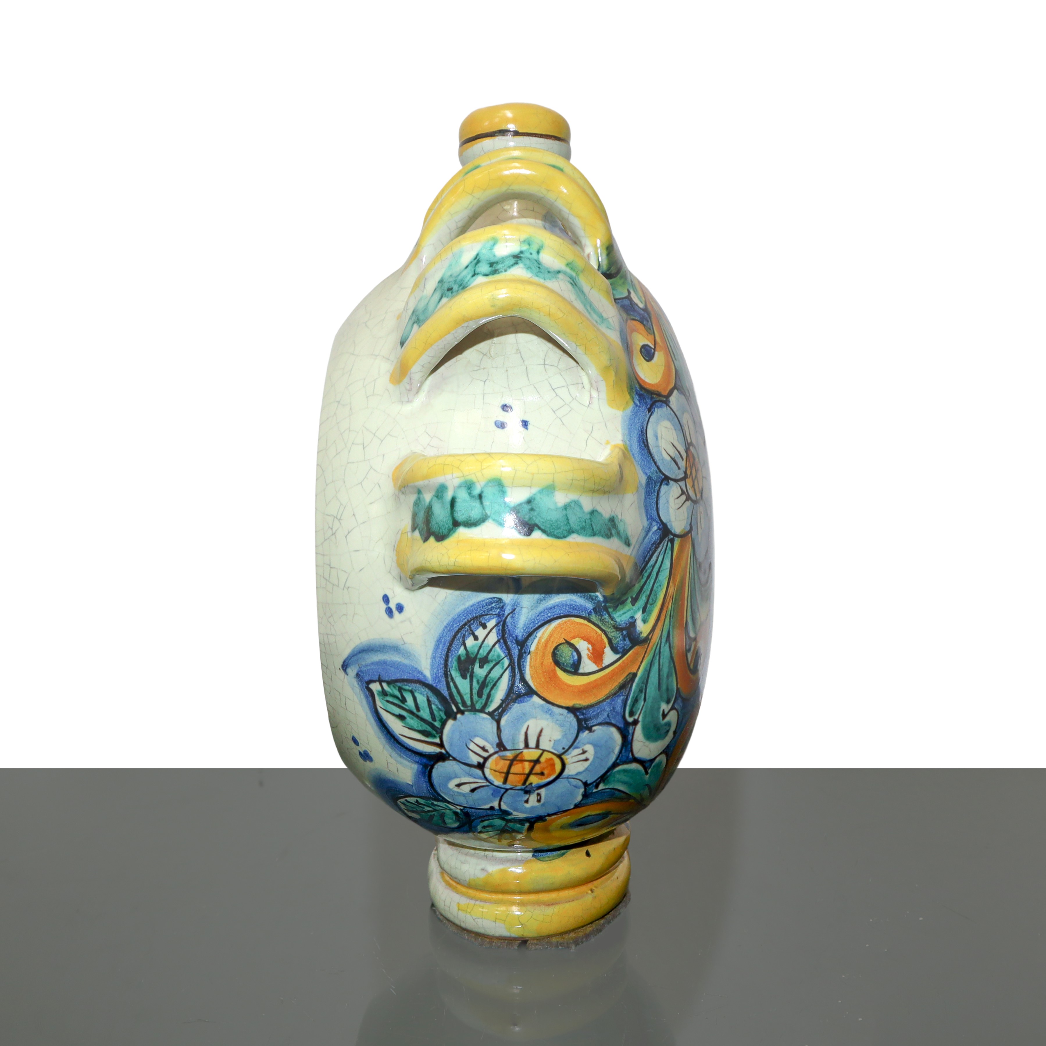 Ernesto Boria - Borraccia in maiolica smaltata e dipinta con decorazione policroma raffigurante u...