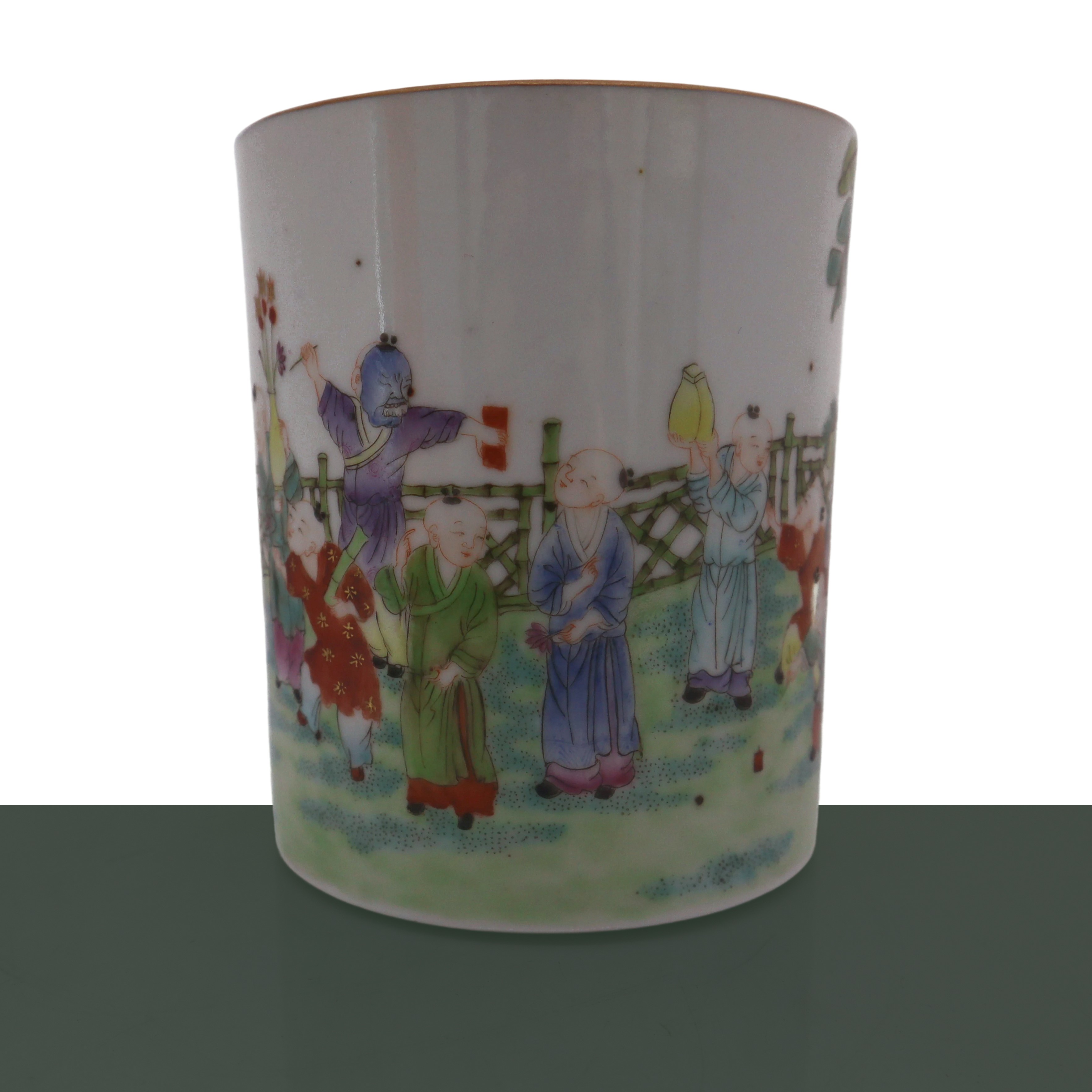 Portapenne raffigurante bambini che giocano