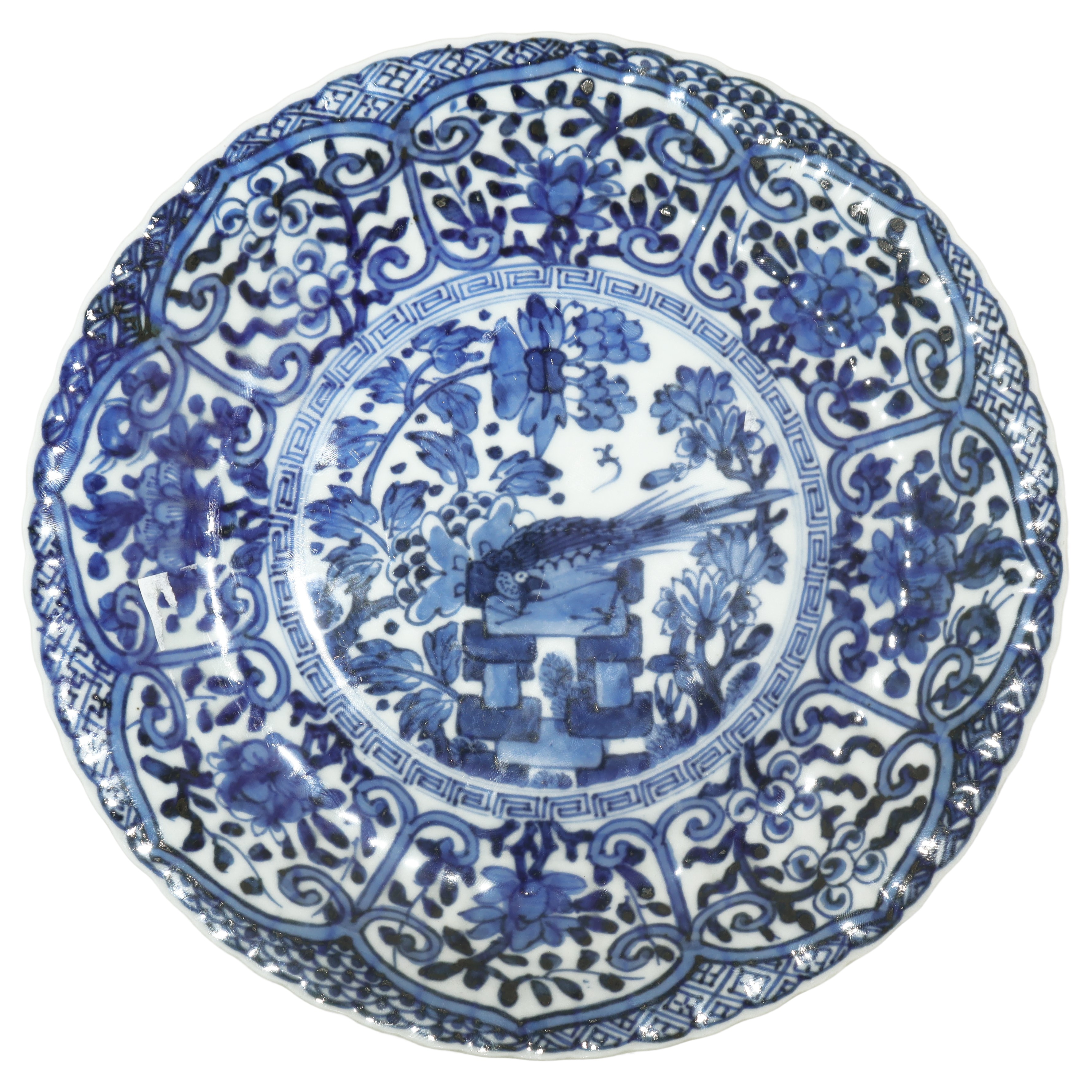 Coppia di piatti in porcellana cinese con decori blu e azzurri