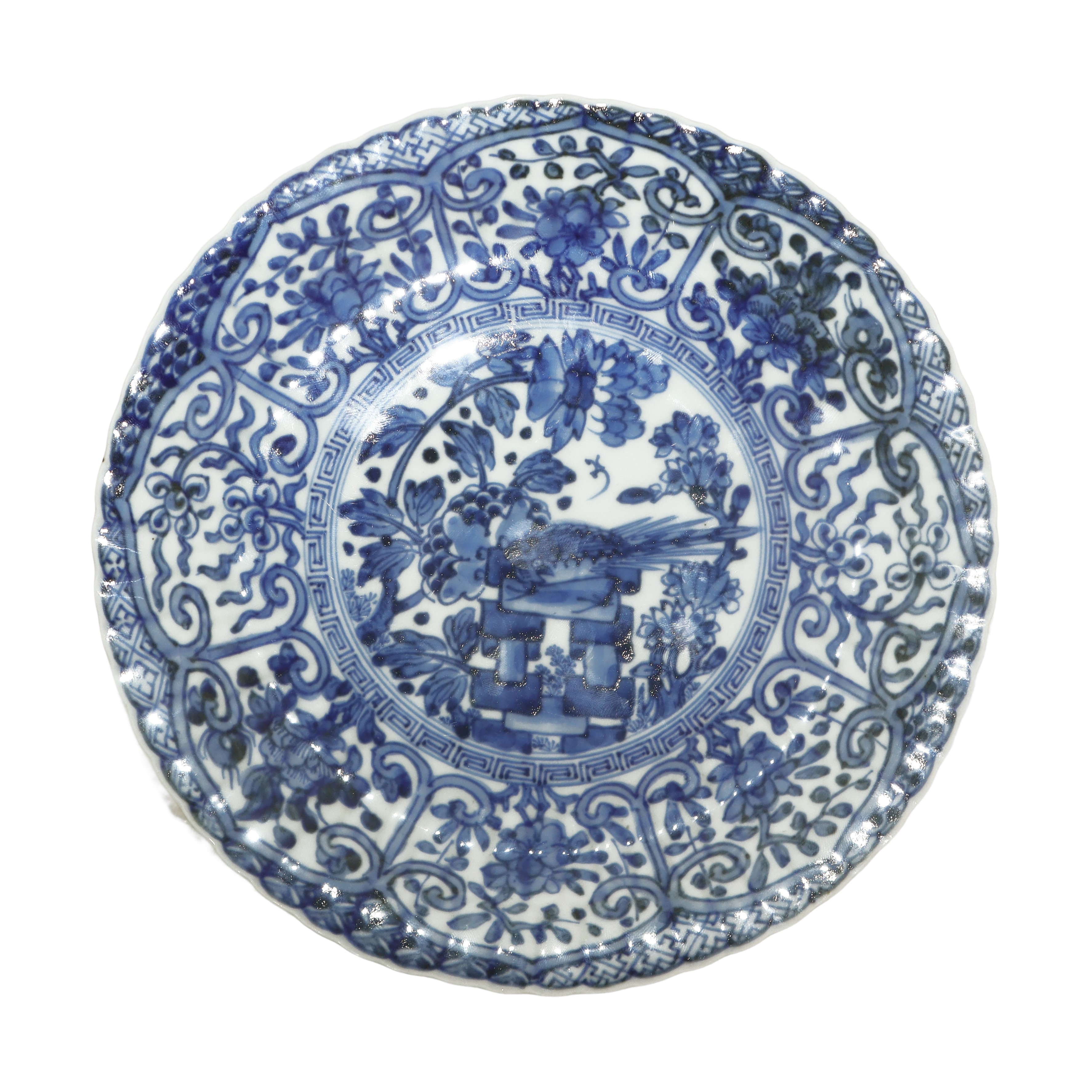 Coppia di piatti in porcellana cinese con decori blu e azzurri