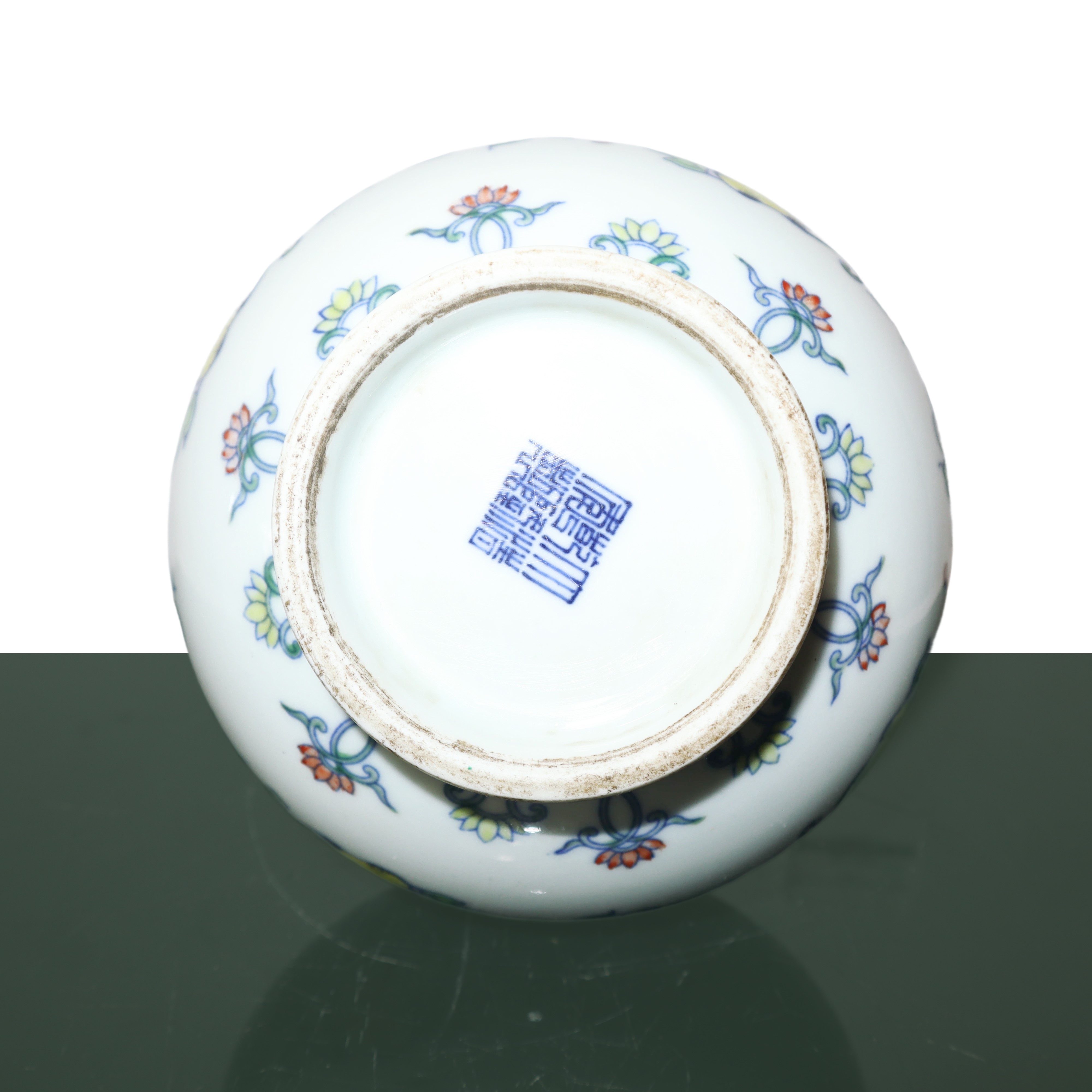 Vaso cinese in porcellana Doucai