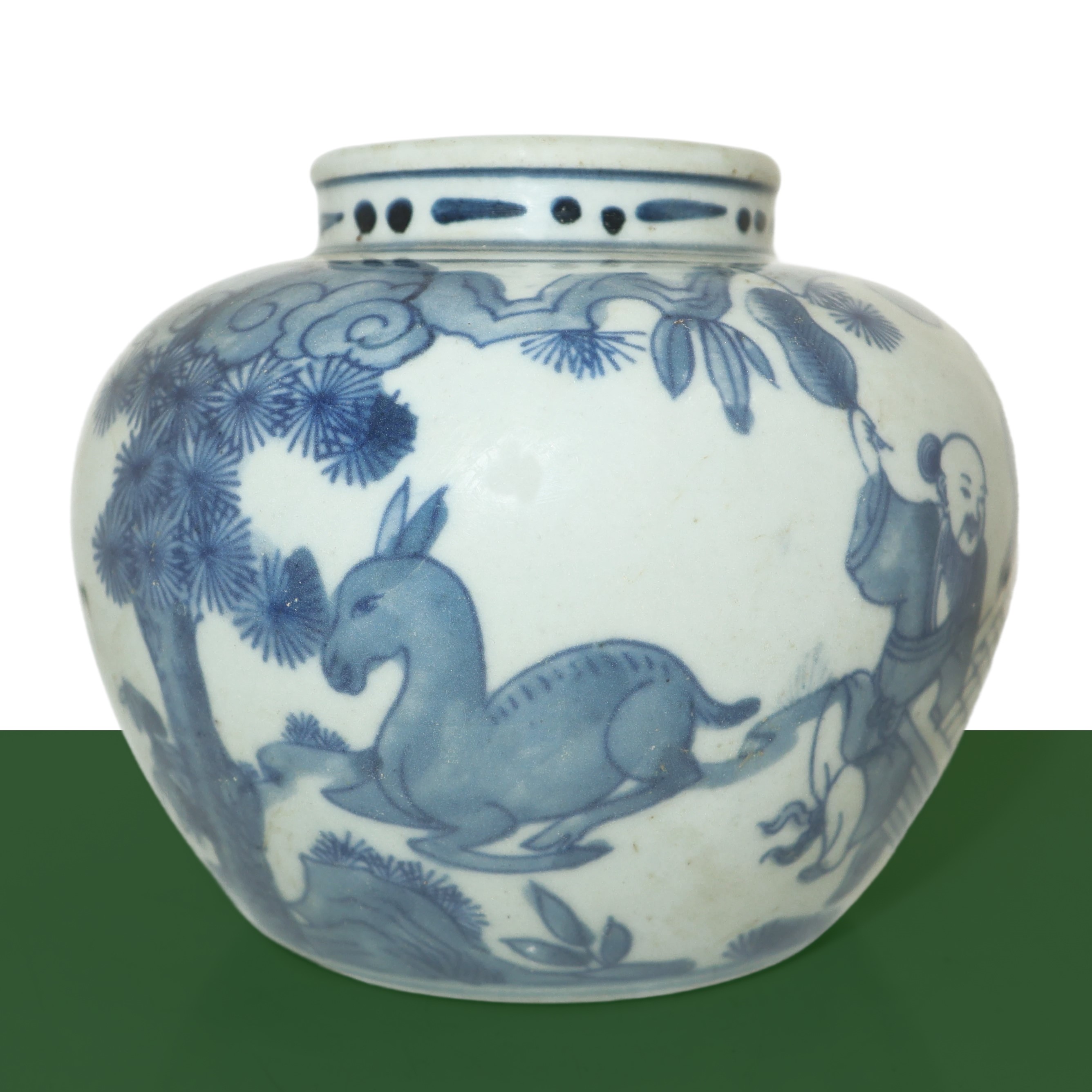 Vaso dipinto nei toni bianco e blu con personaggi