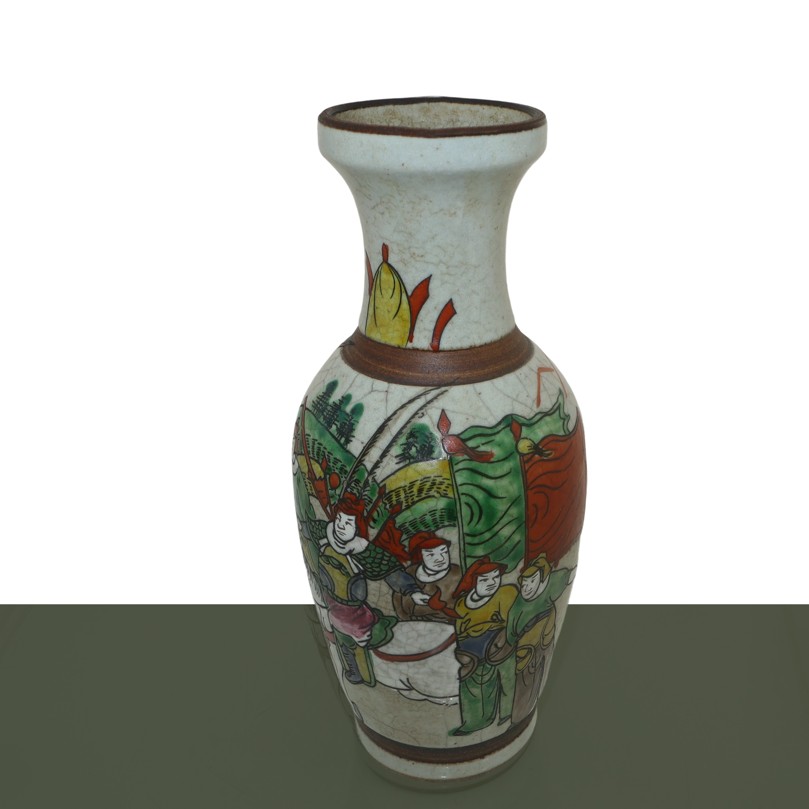 Coppia di vasi con decoro policromo raffigurante soldati