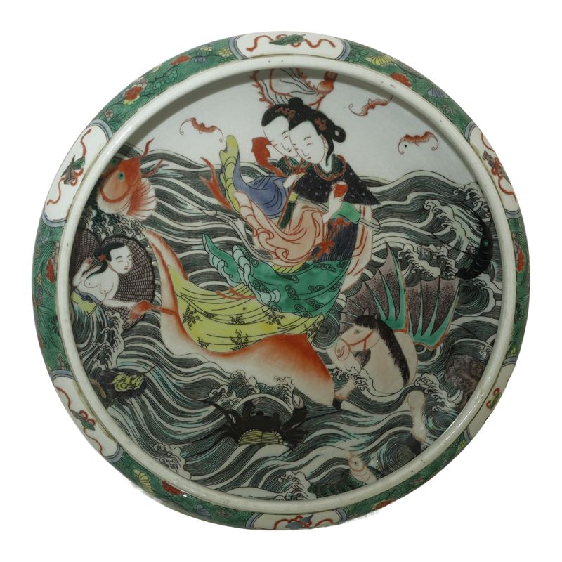 Lavapennelli con decoro policromo raffigurante personaggi