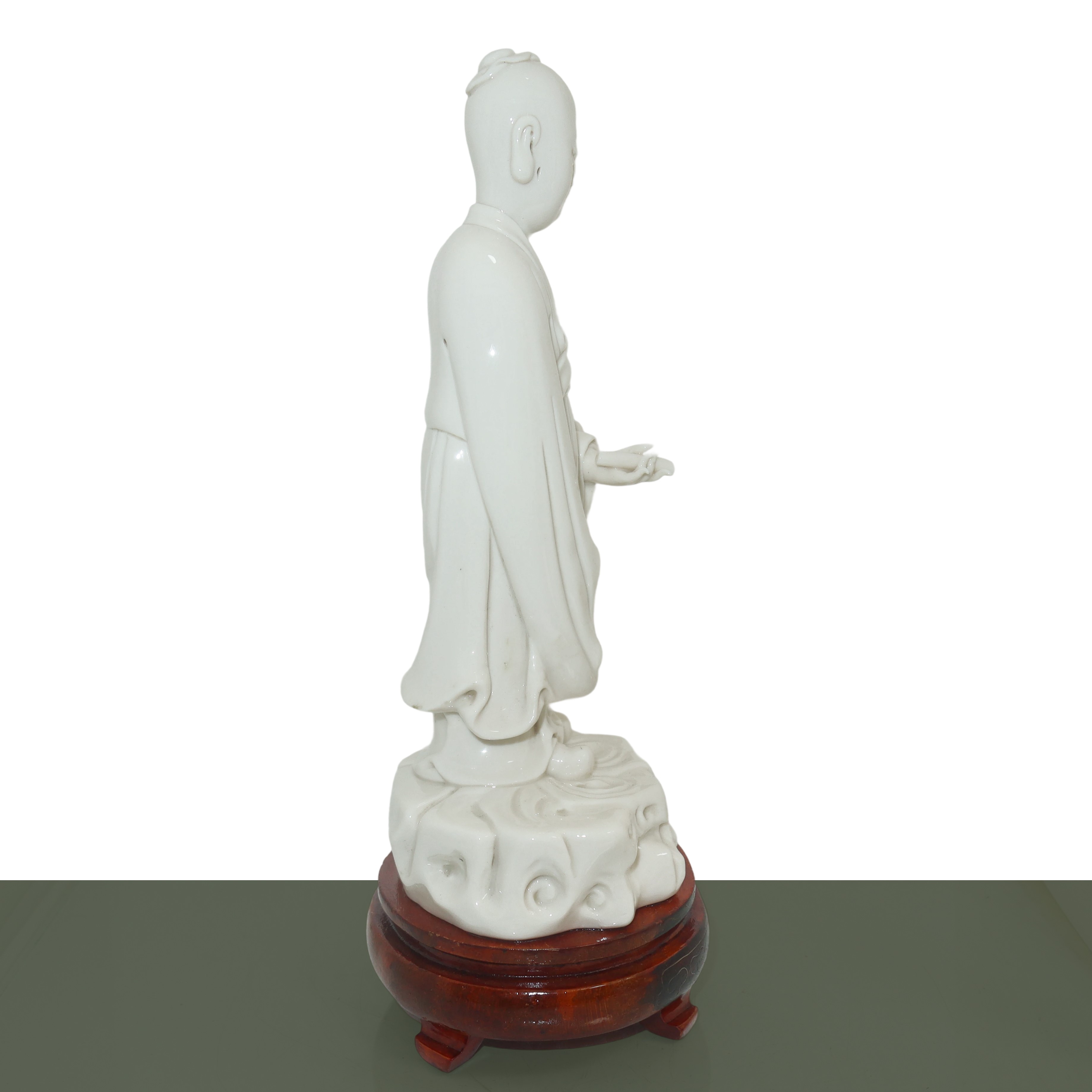 Scultura in ceramica Dehua raffigurante uomo