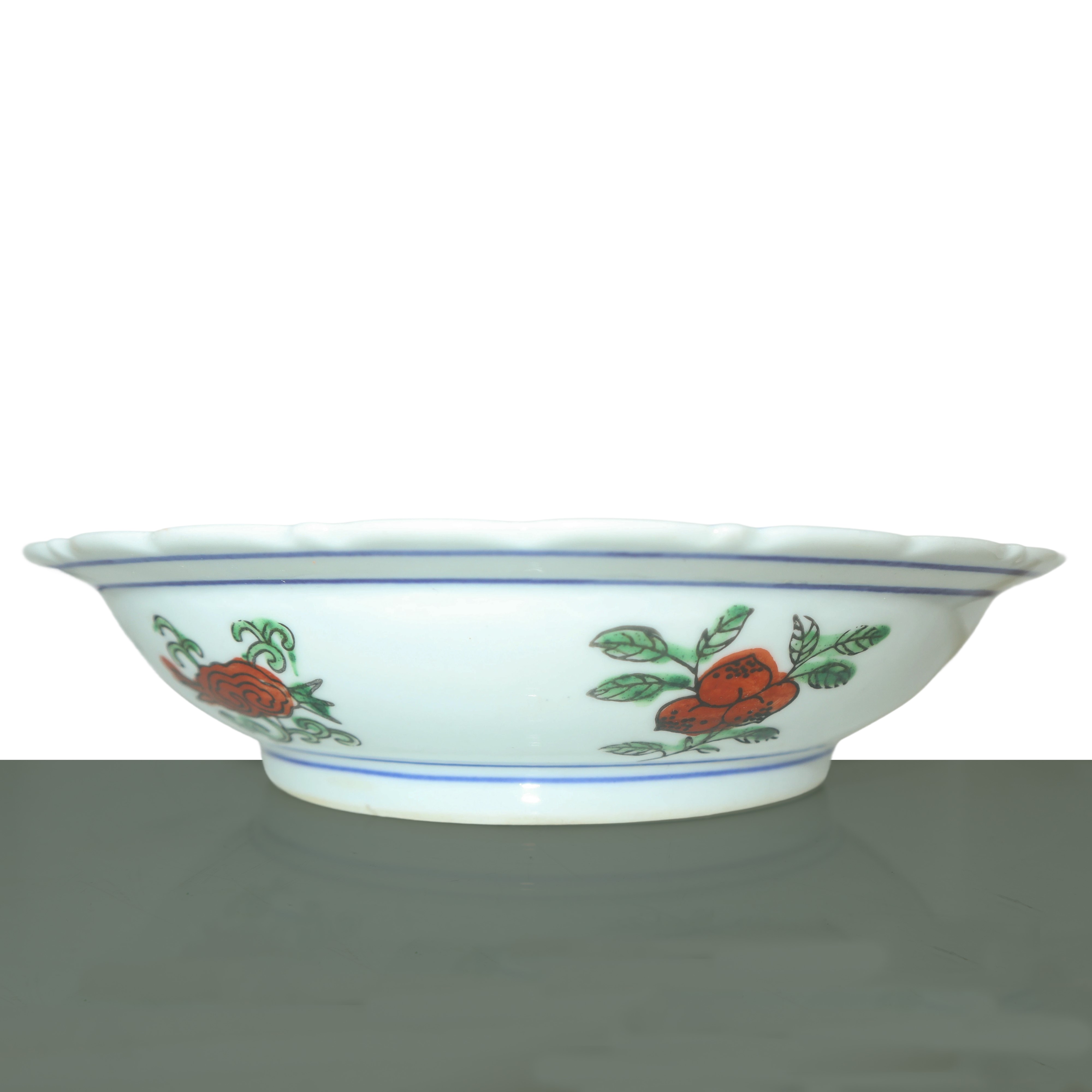 Piatto con decoro policromo di drago e fenice